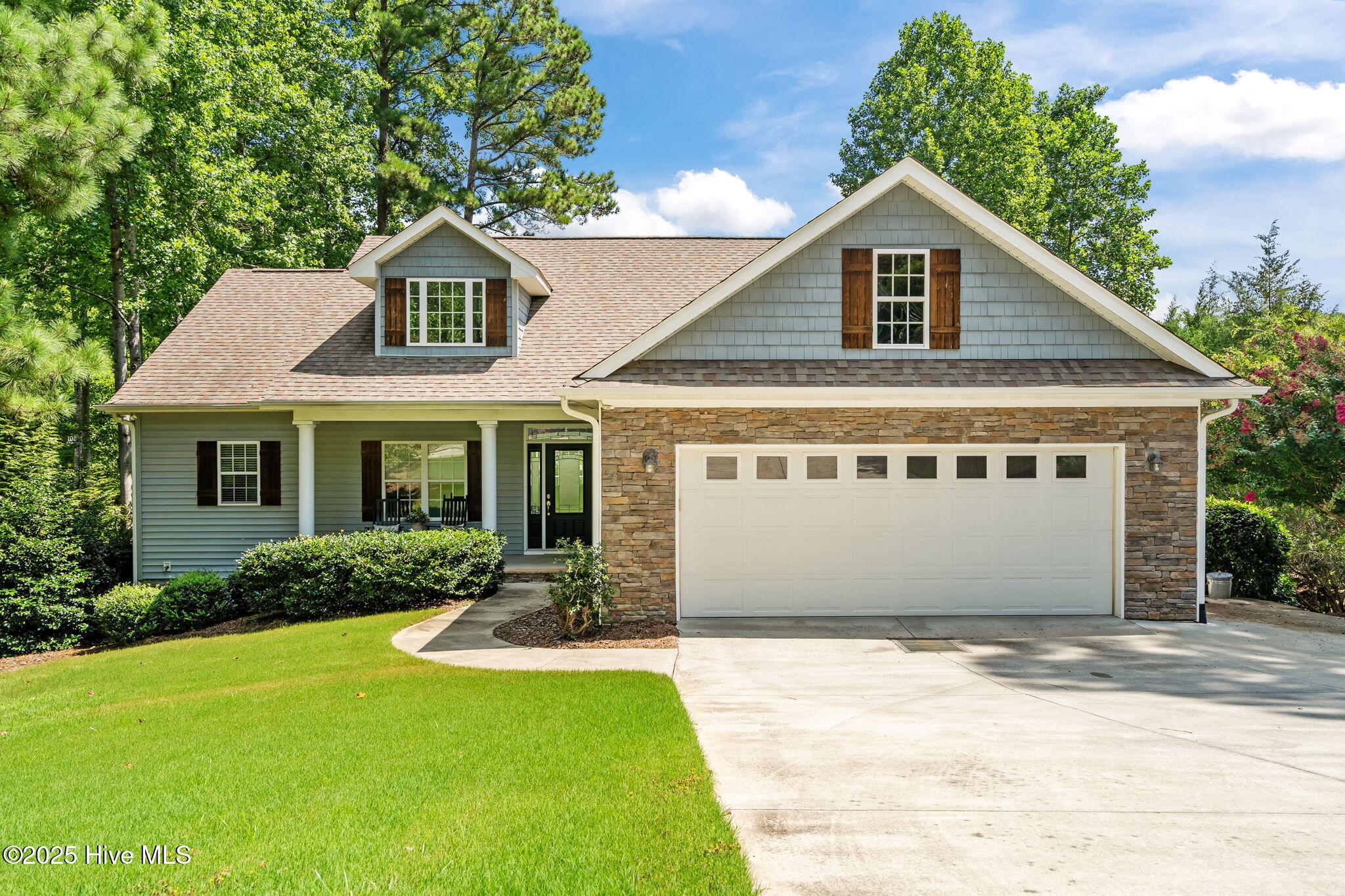 530 Lake Forest Drive SE