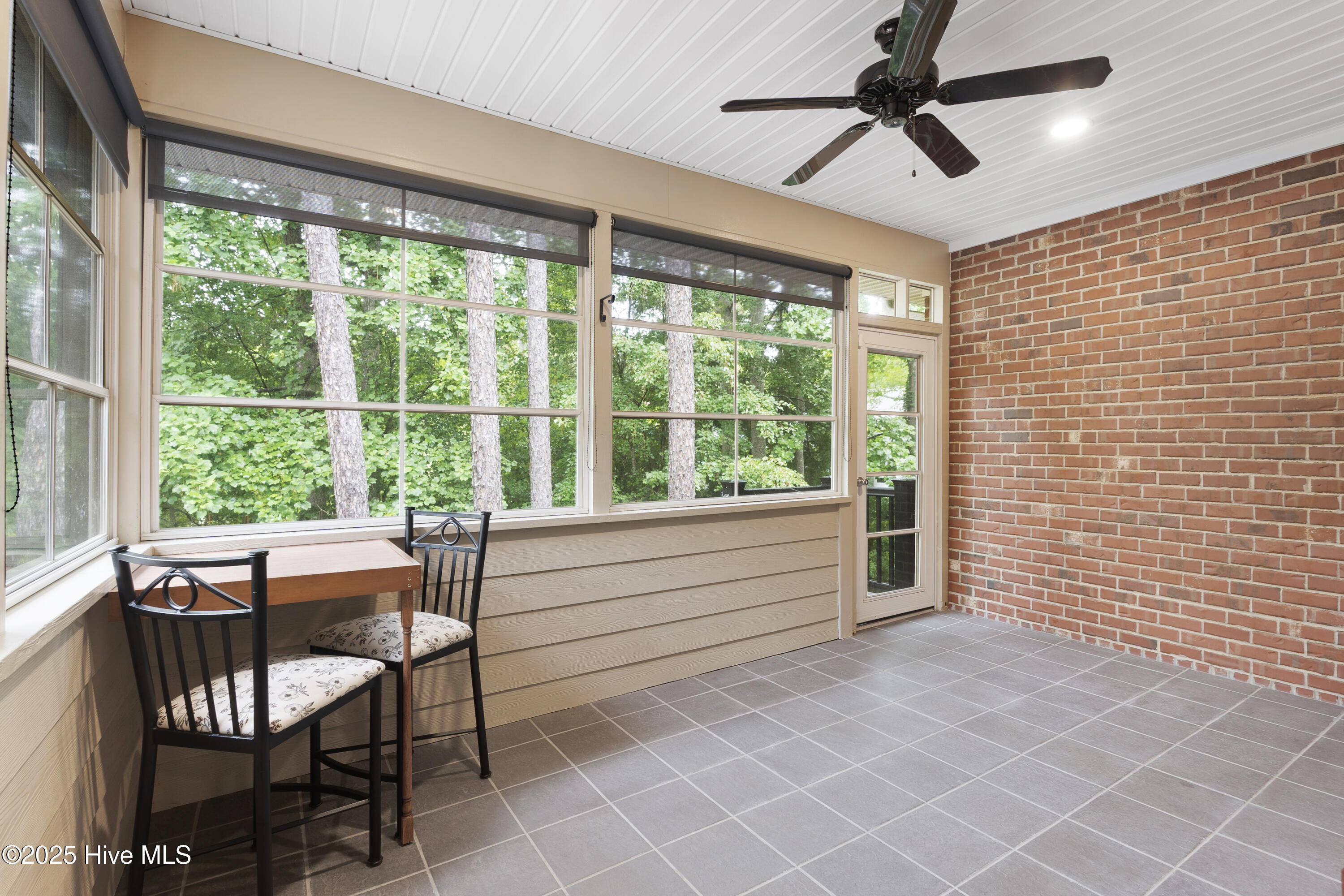 115 Lake Forest Drive SW