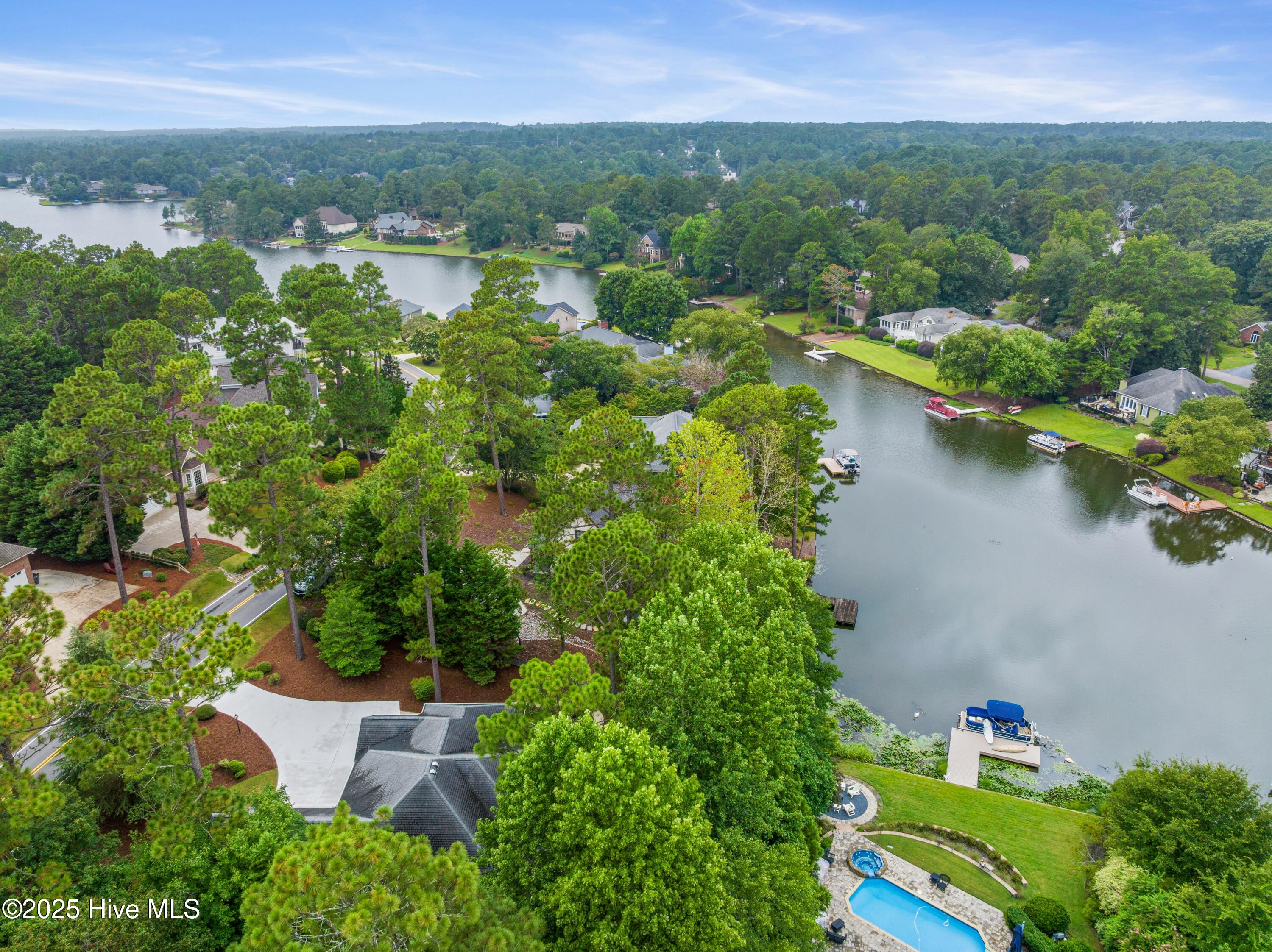 115 Lake Forest Drive SW