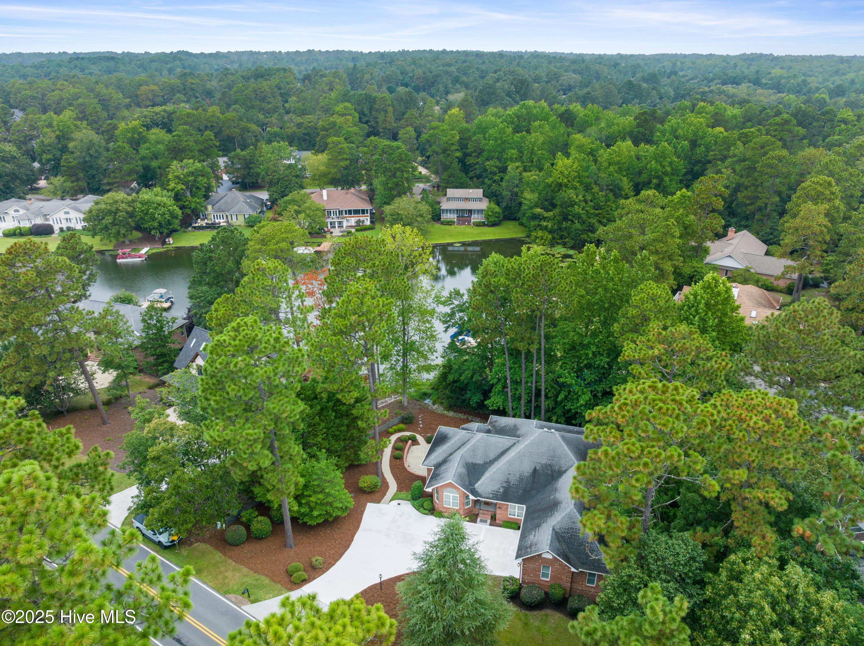 115 Lake Forest Drive SW