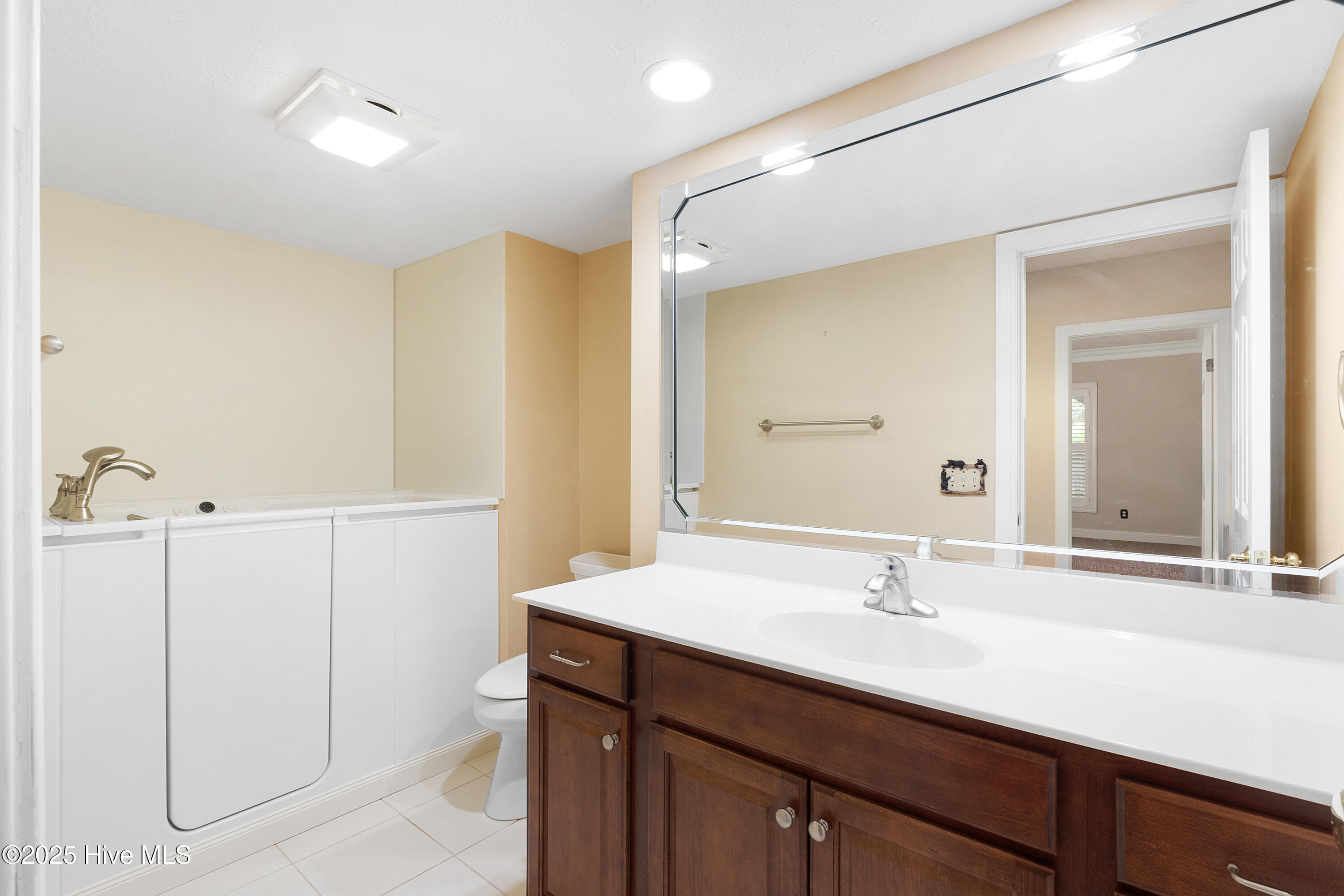 115 Lake Forest Drive SW