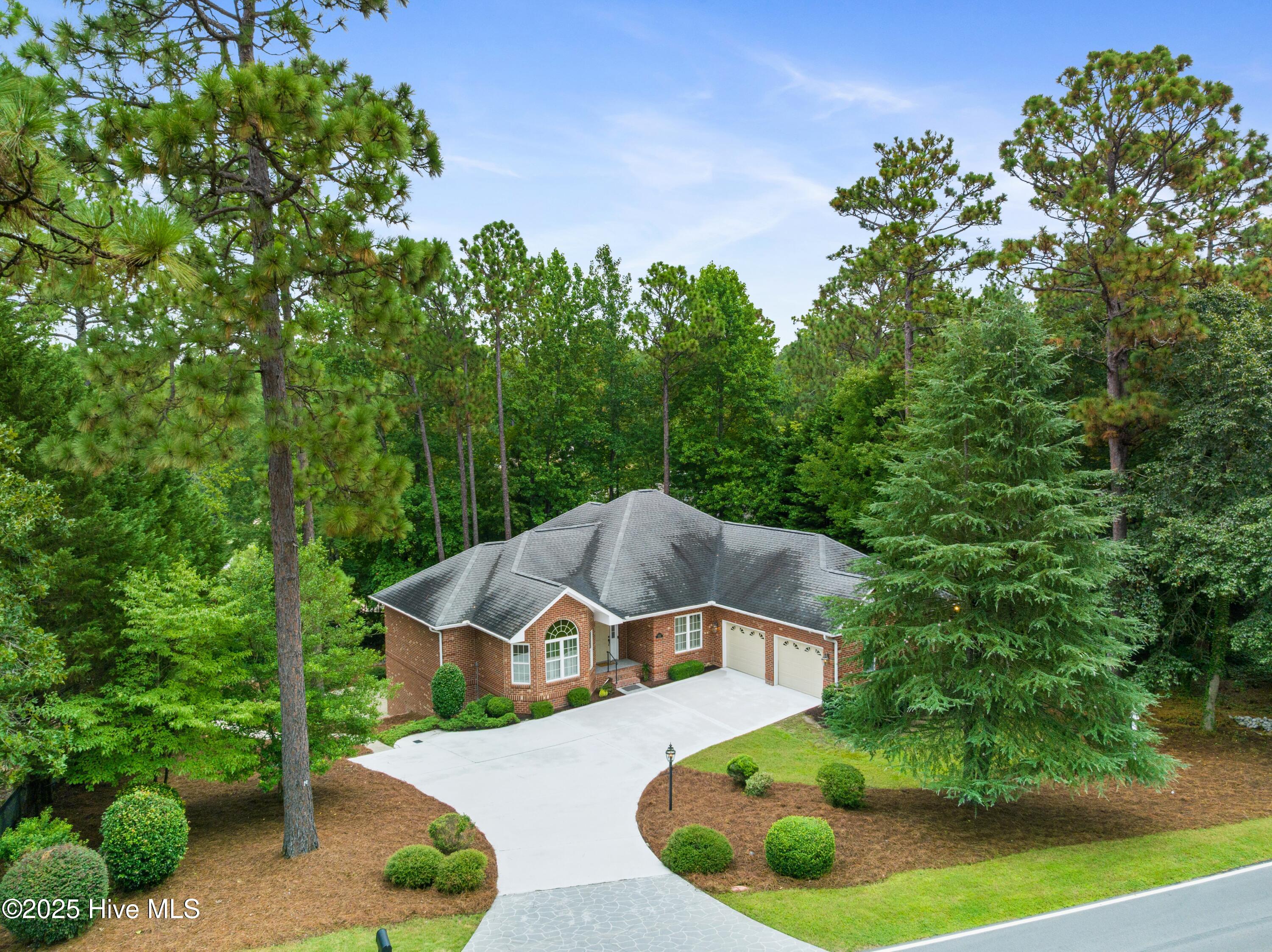 115 Lake Forest Drive SW