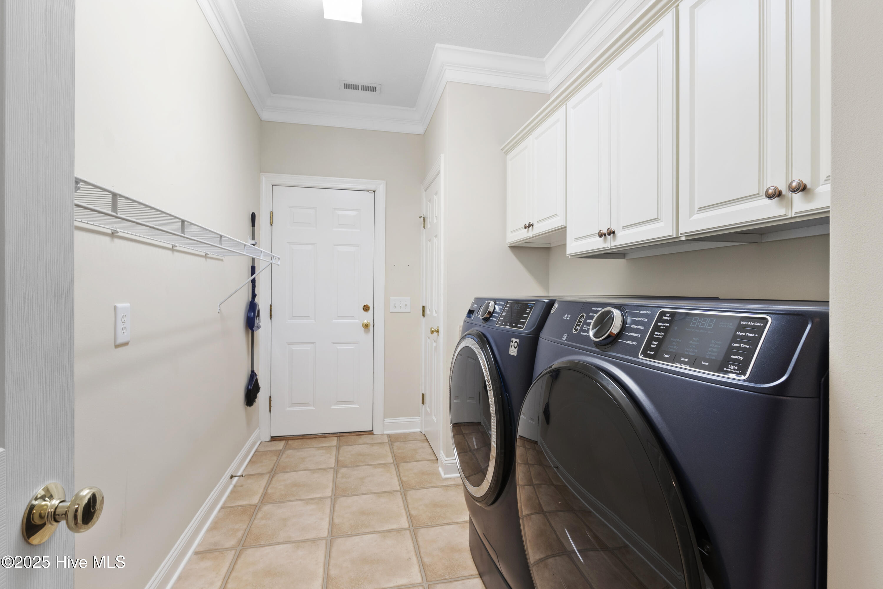 115 Lake Forest Drive SW