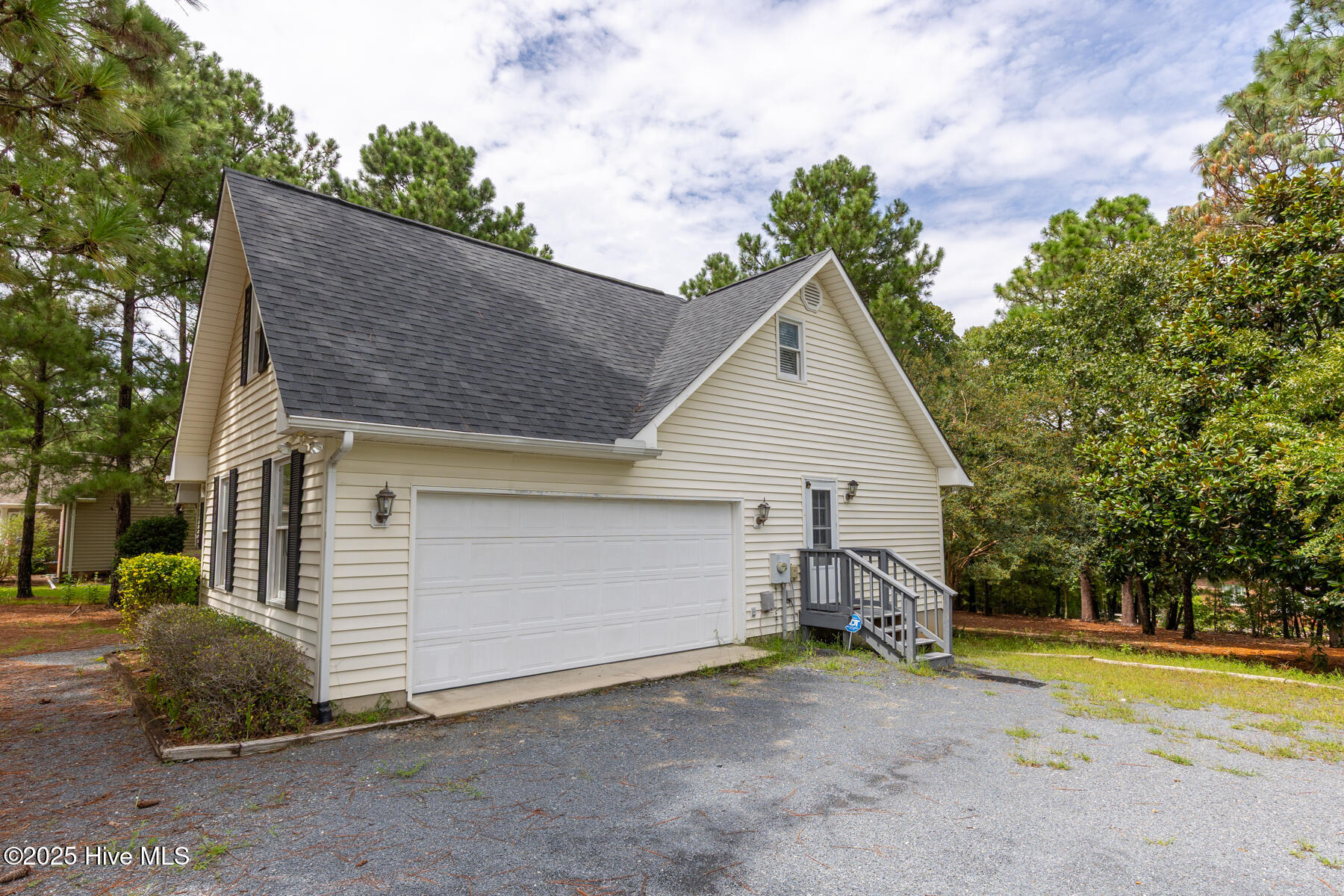 102 Seminole Court