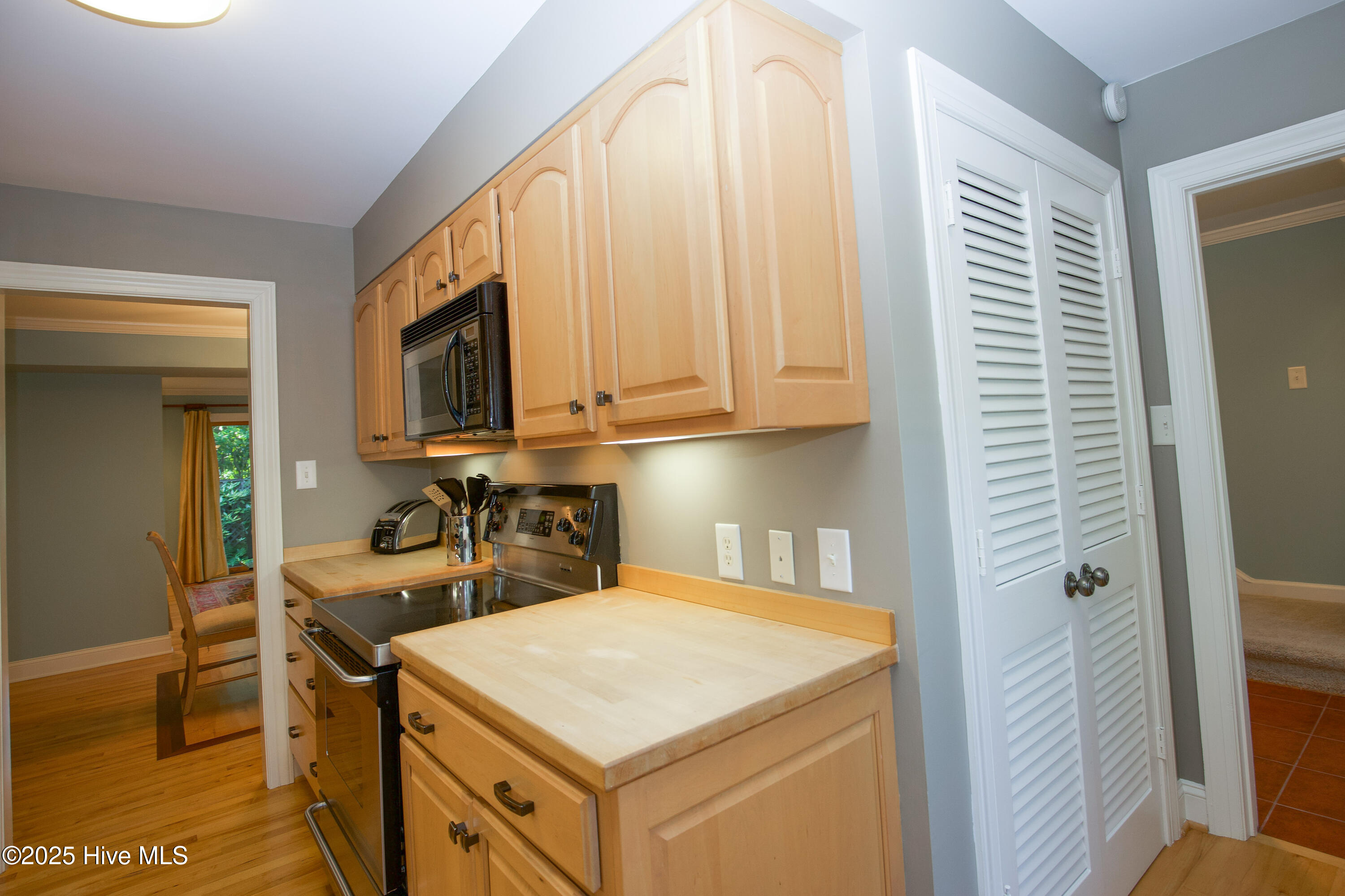 190 Palmetto Road, 14