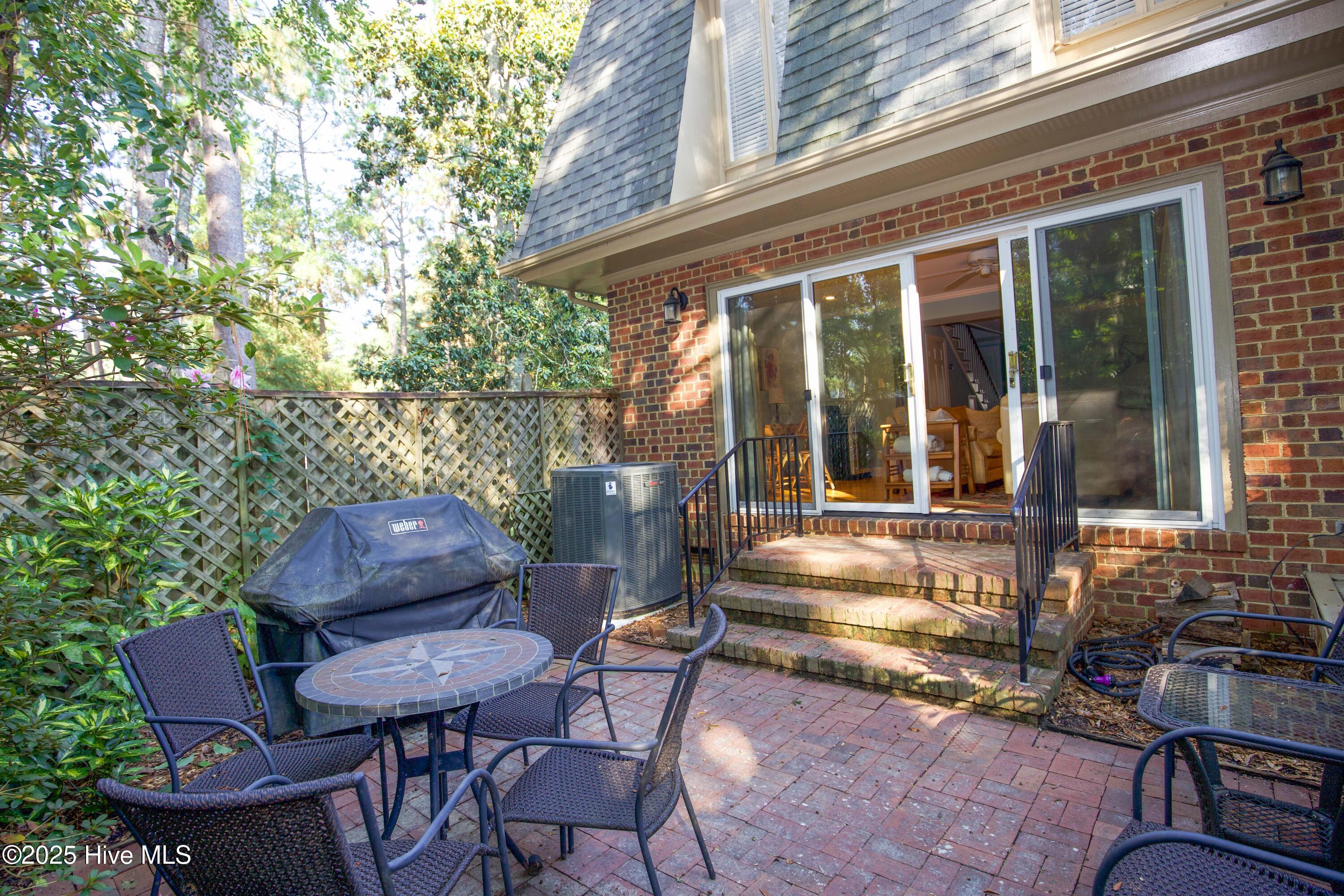 190 Palmetto Road, 14