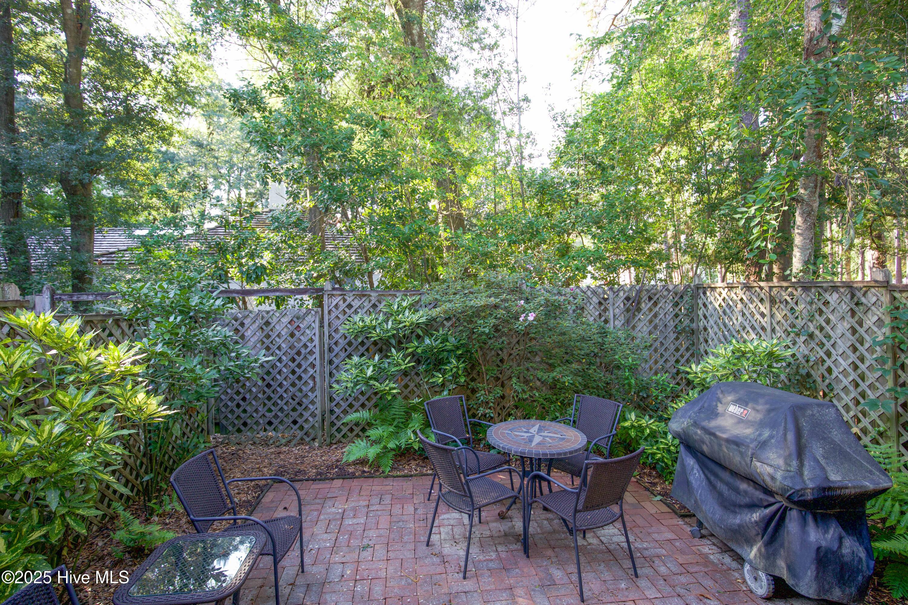 190 Palmetto Road, 14