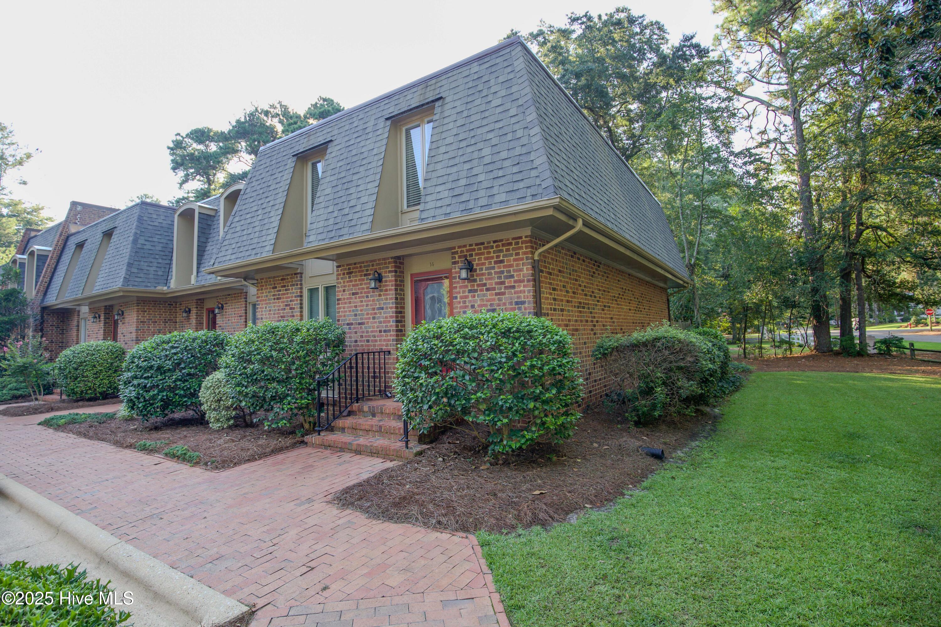 190 Palmetto Road, 14