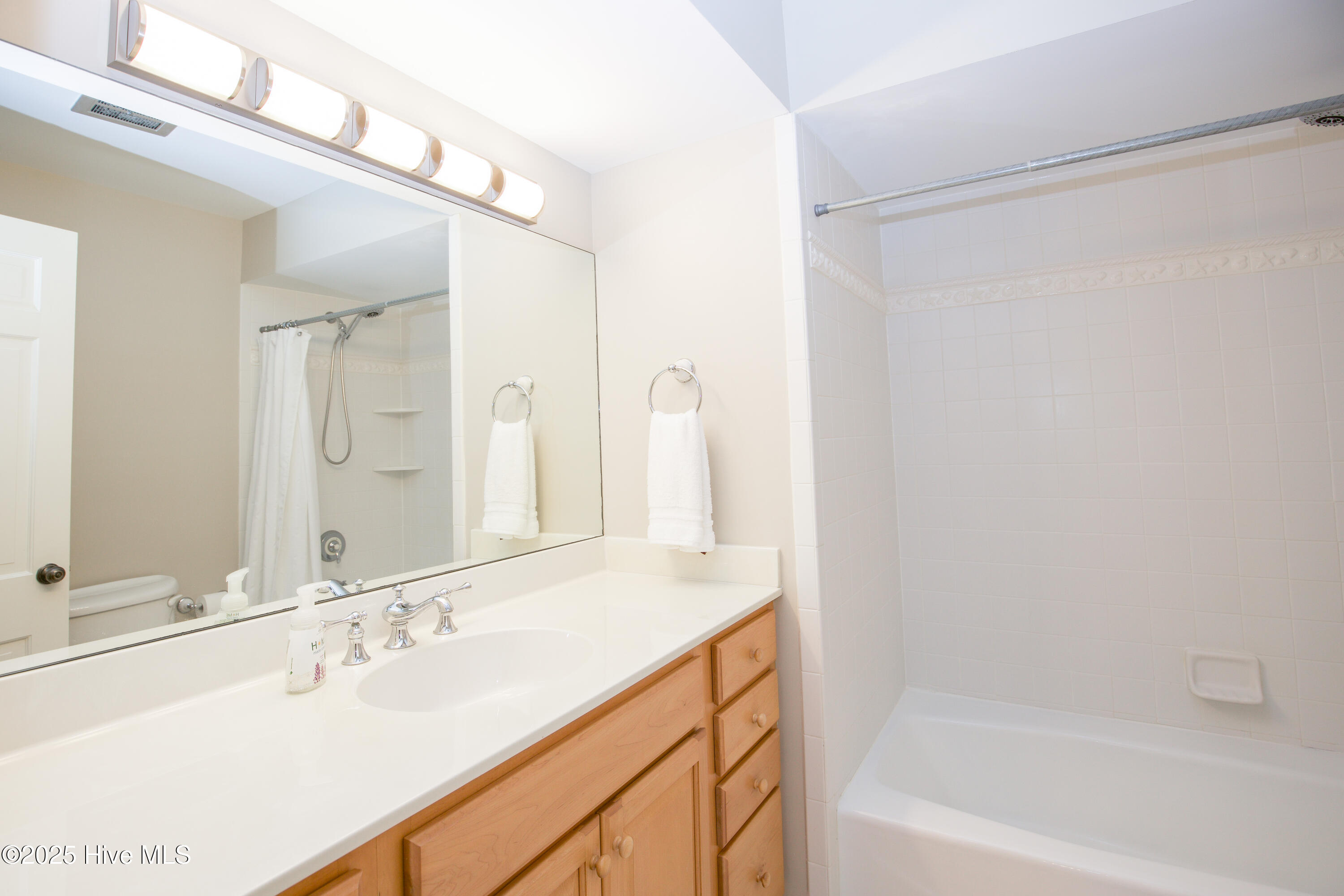 190 Palmetto Road, 14