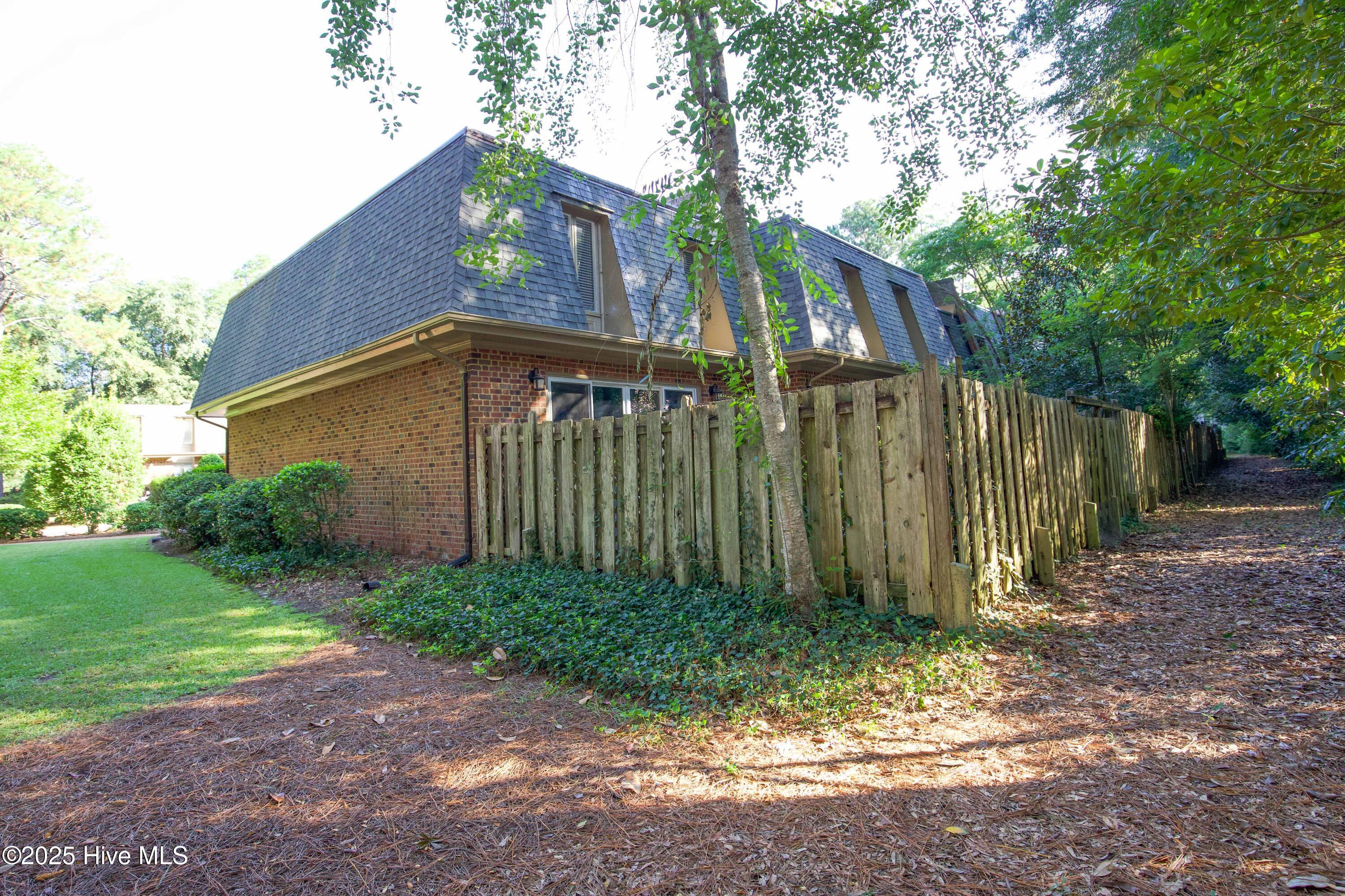 190 Palmetto Road, 14