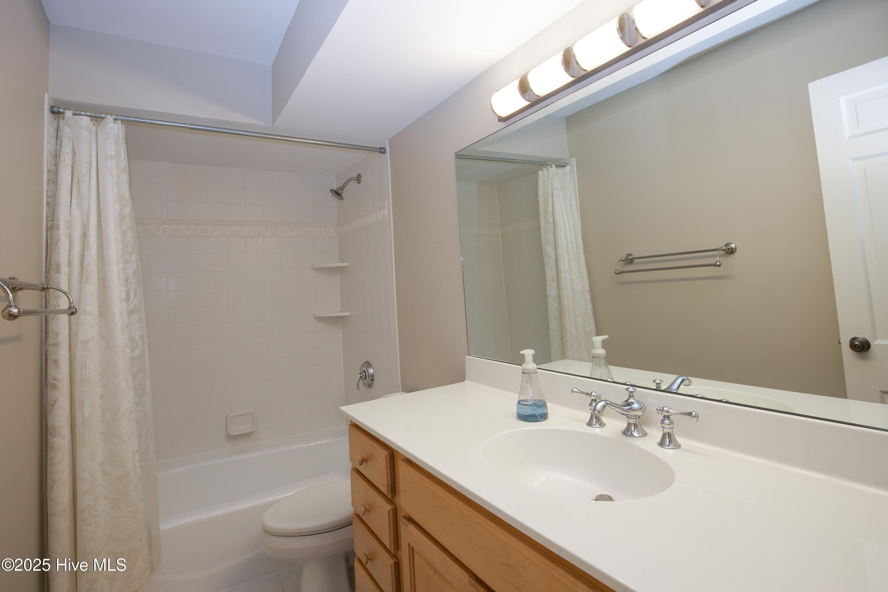 190 Palmetto Road, 14