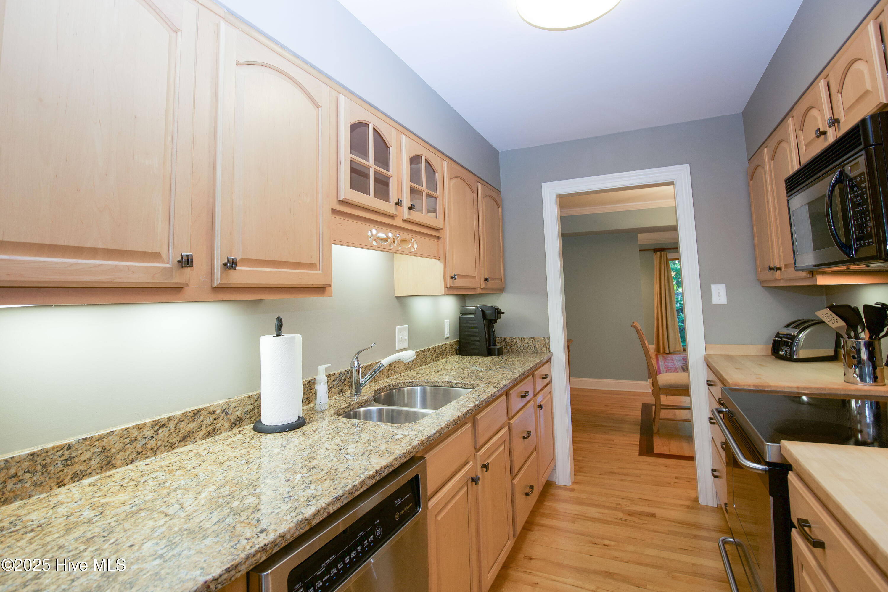 190 Palmetto Road, 14