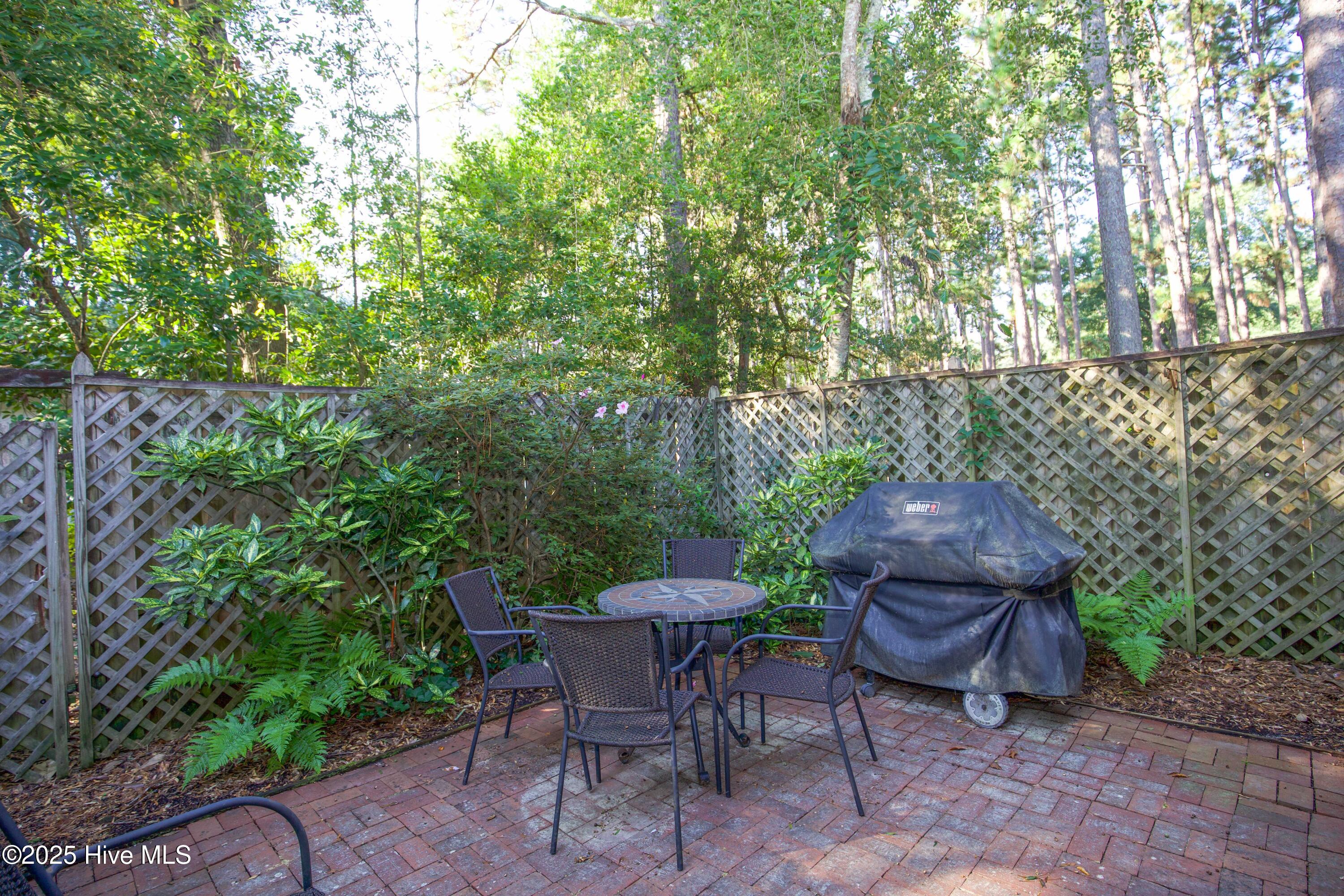 190 Palmetto Road, 14