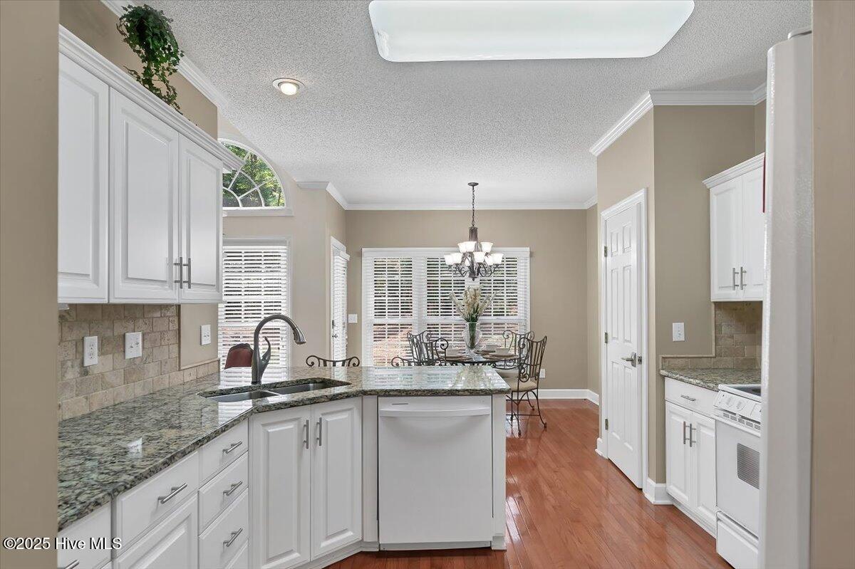 32 Juniper Creek Boulevard