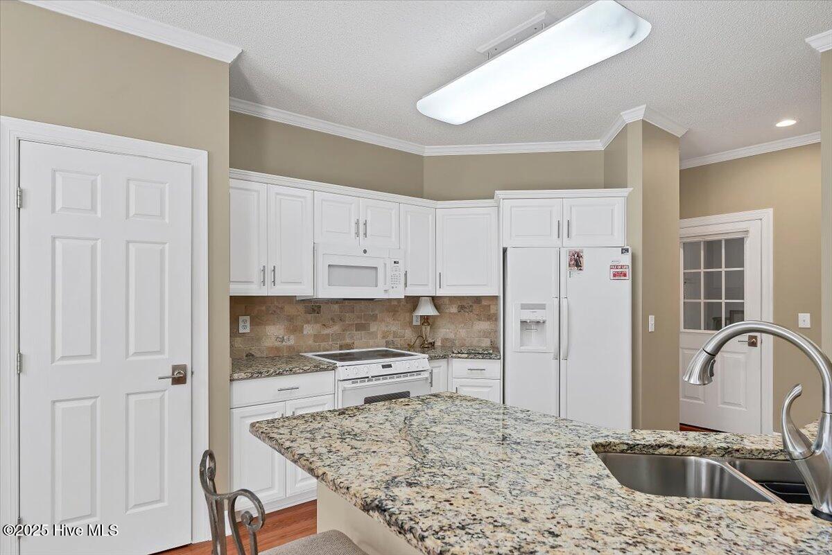 32 Juniper Creek Boulevard