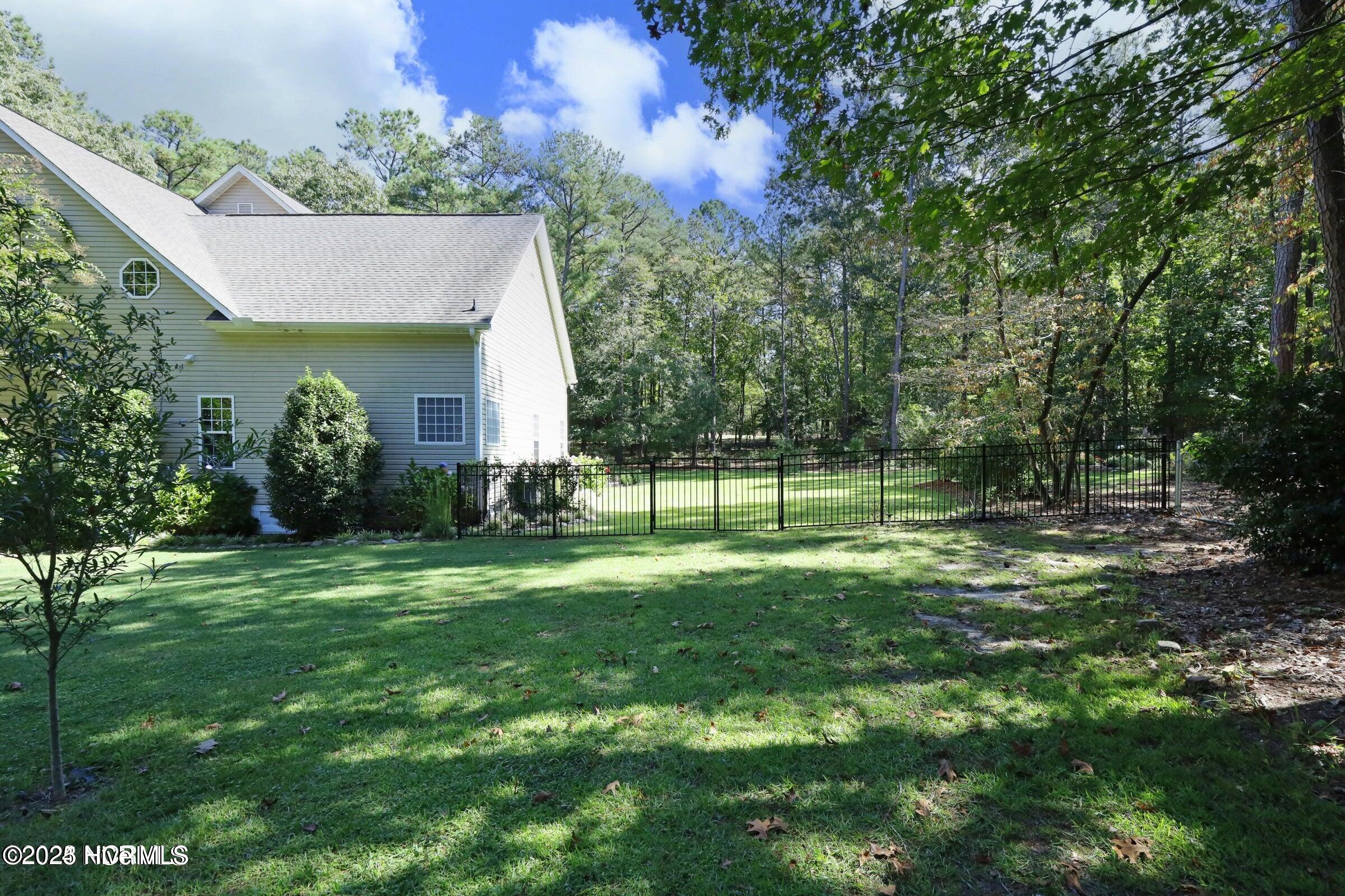 1655 Fort Bragg Road S