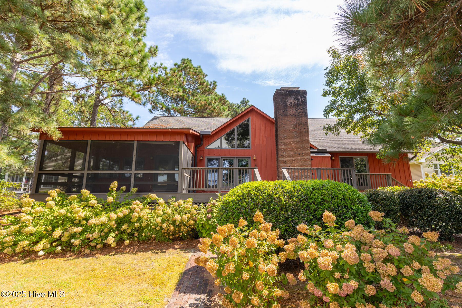 121 Lakeview Point