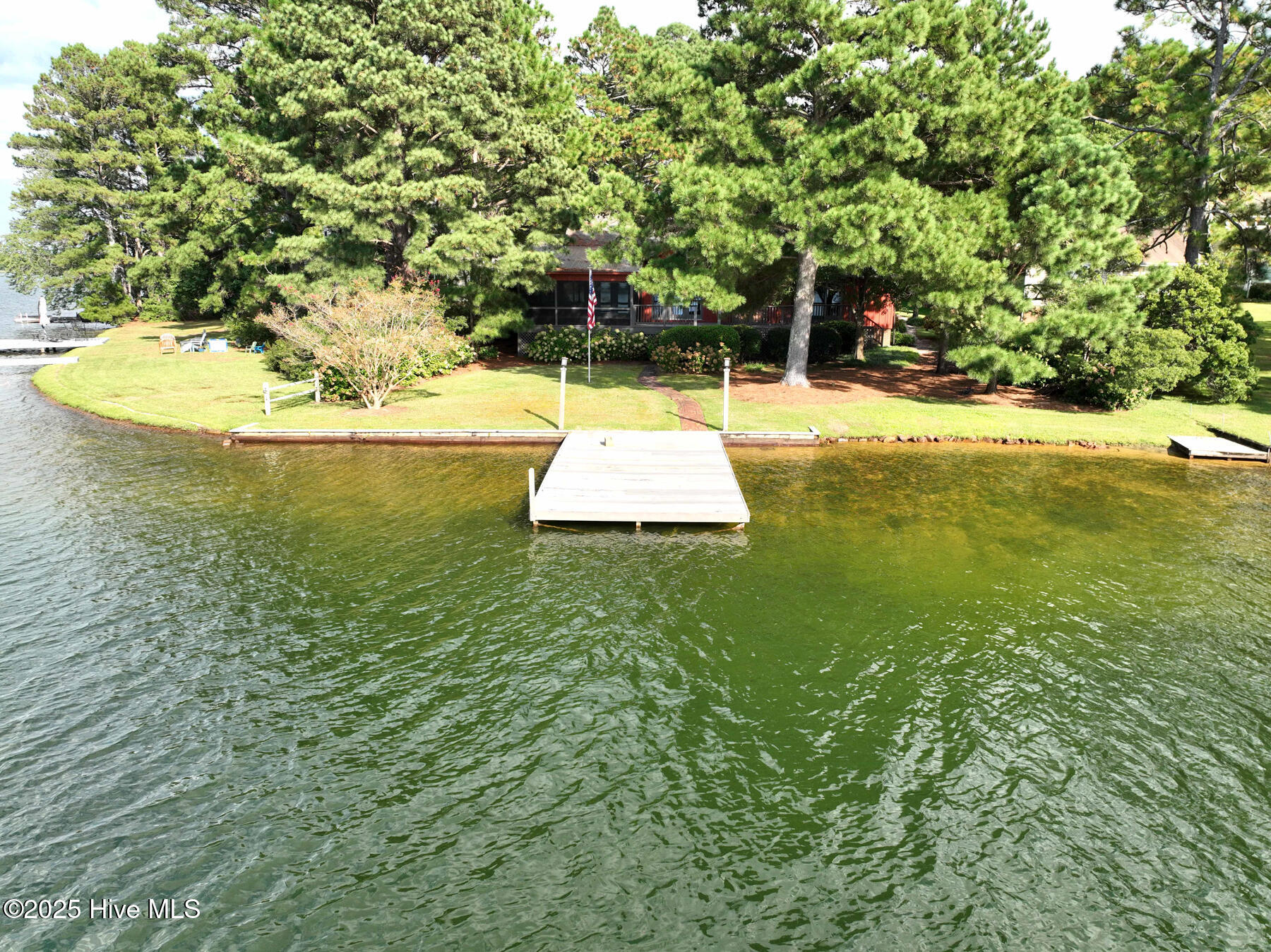 121 Lakeview Point