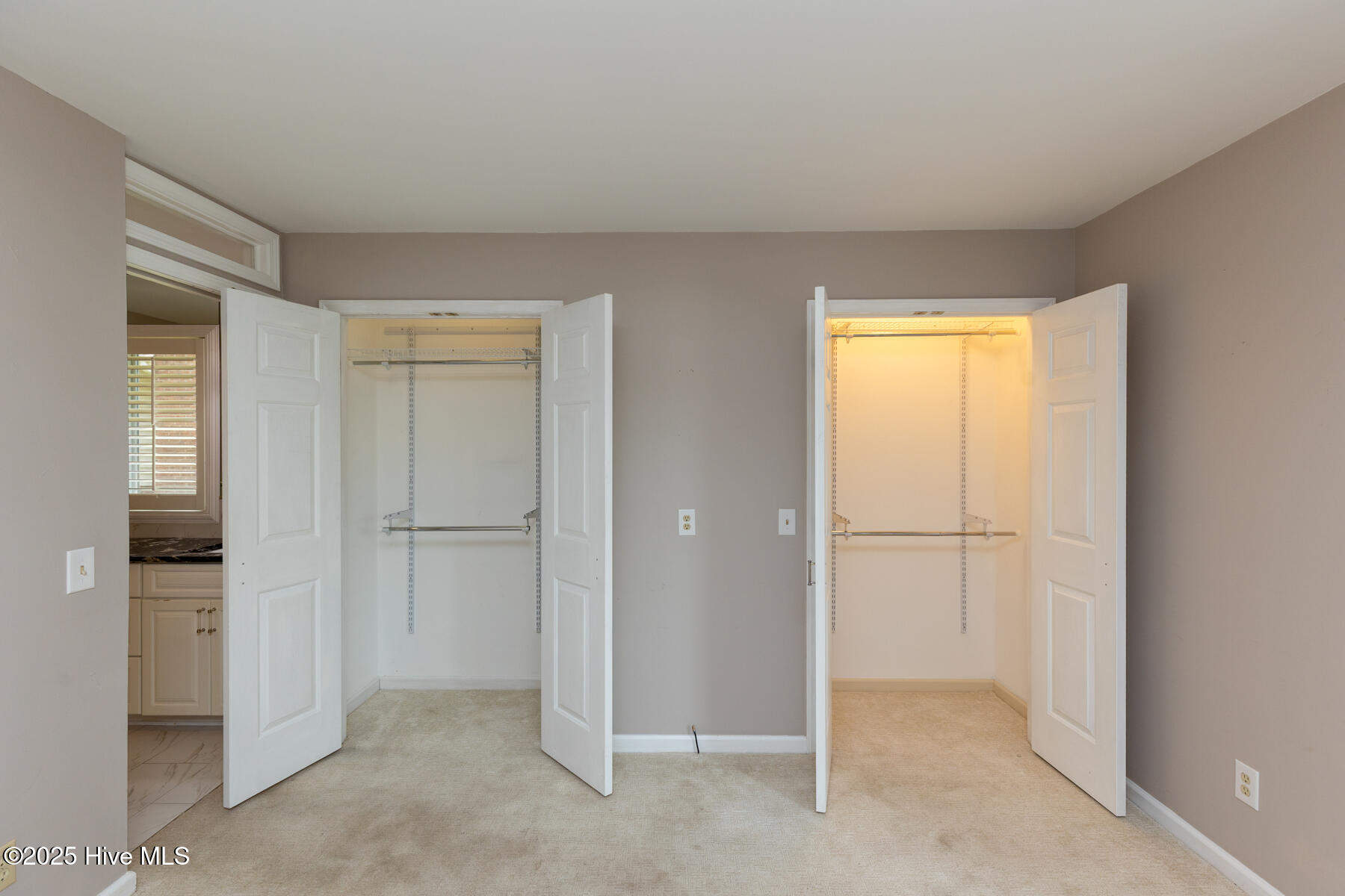 121 Lakeview Point