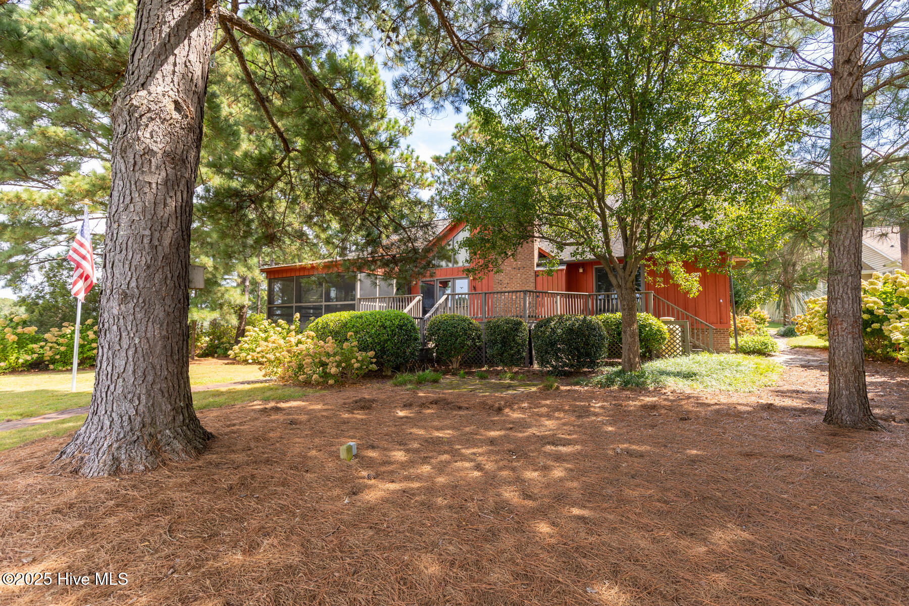 121 Lakeview Point