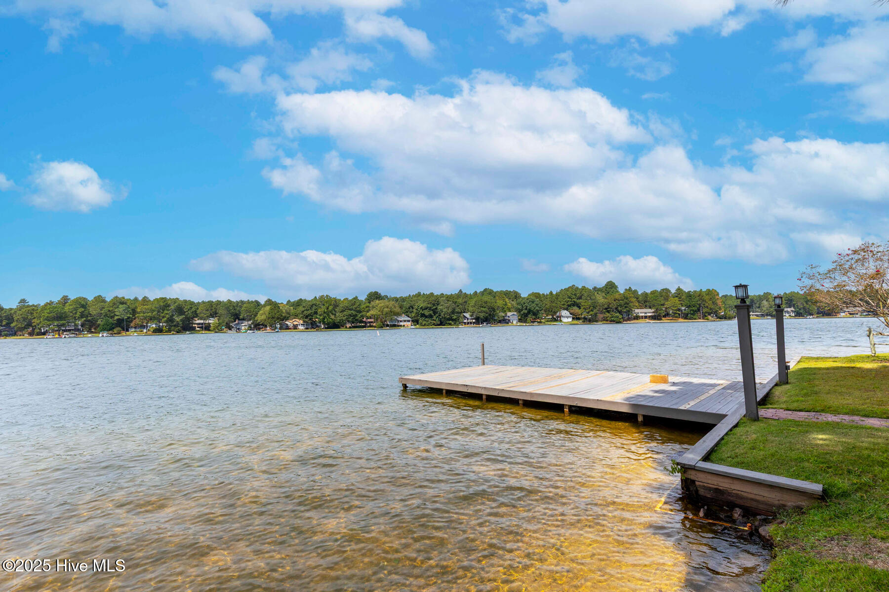 121 Lakeview Point