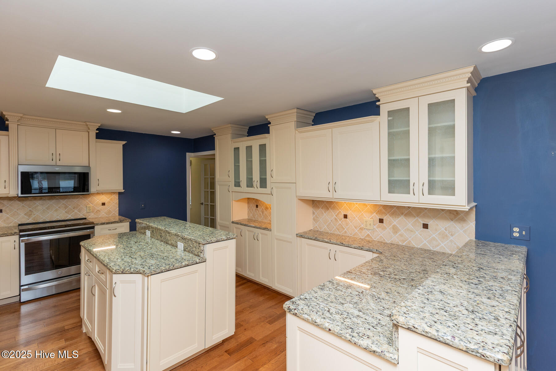 121 Lakeview Point
