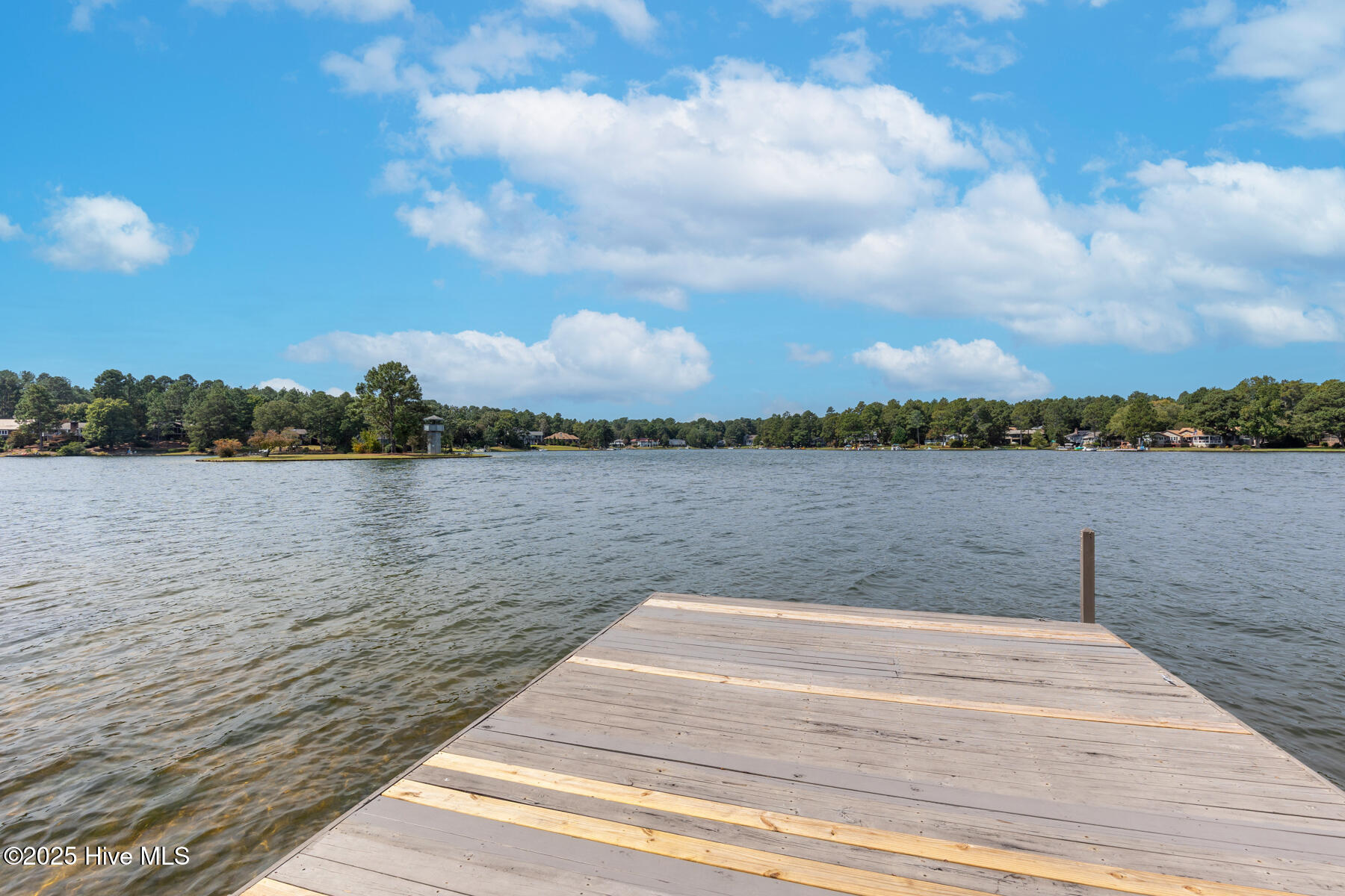 121 Lakeview Point