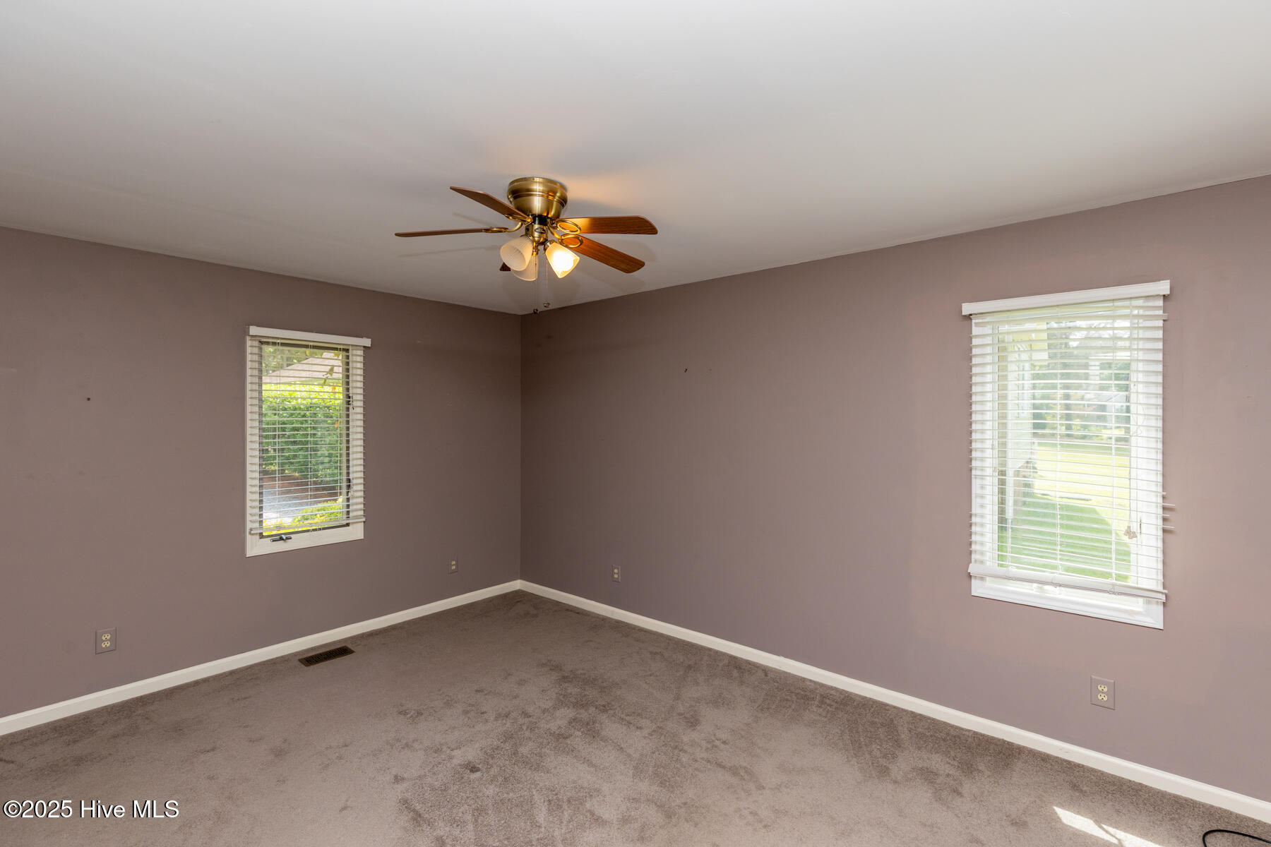 121 Lakeview Point