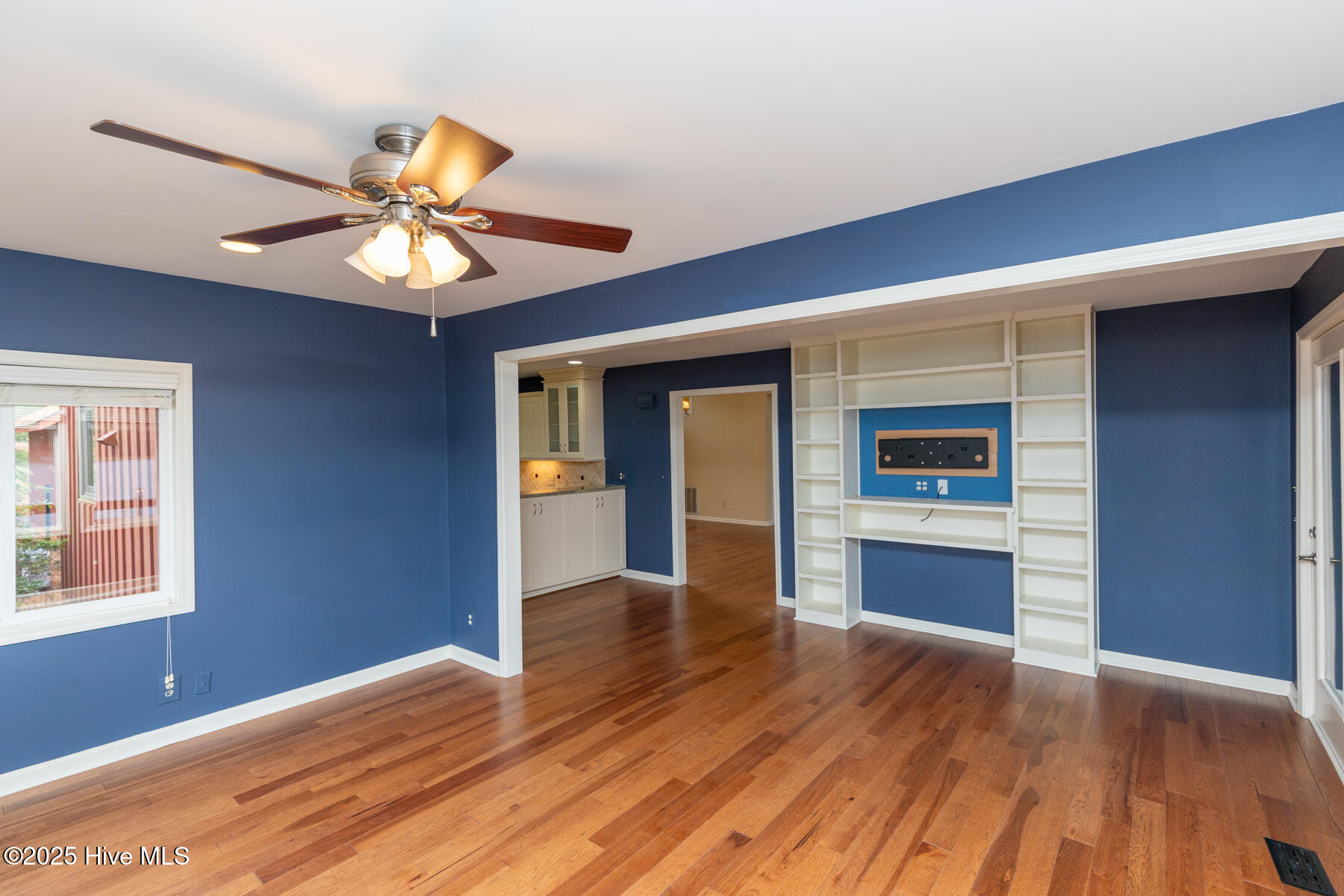 121 Lakeview Point