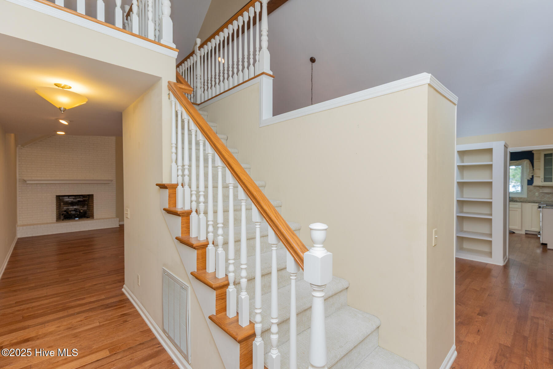 121 Lakeview Point