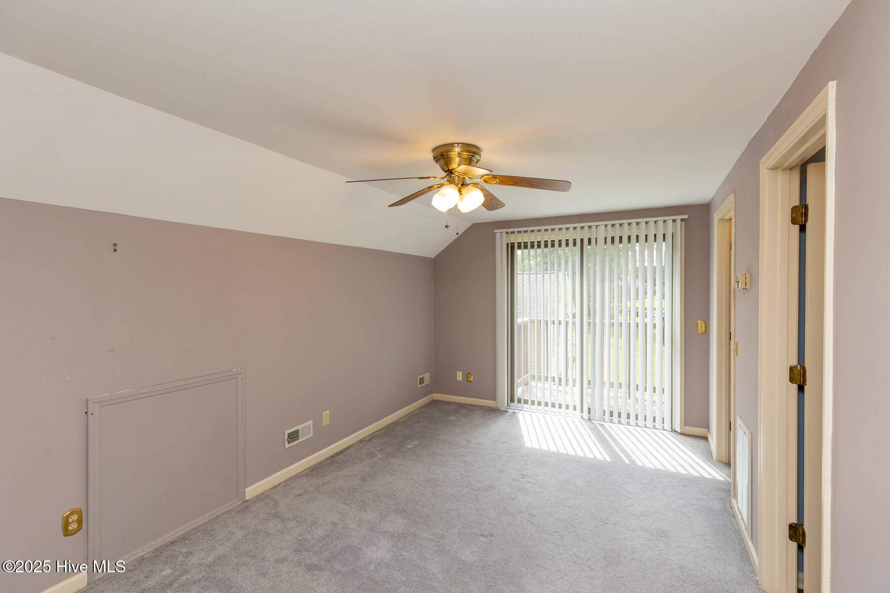 121 Lakeview Point
