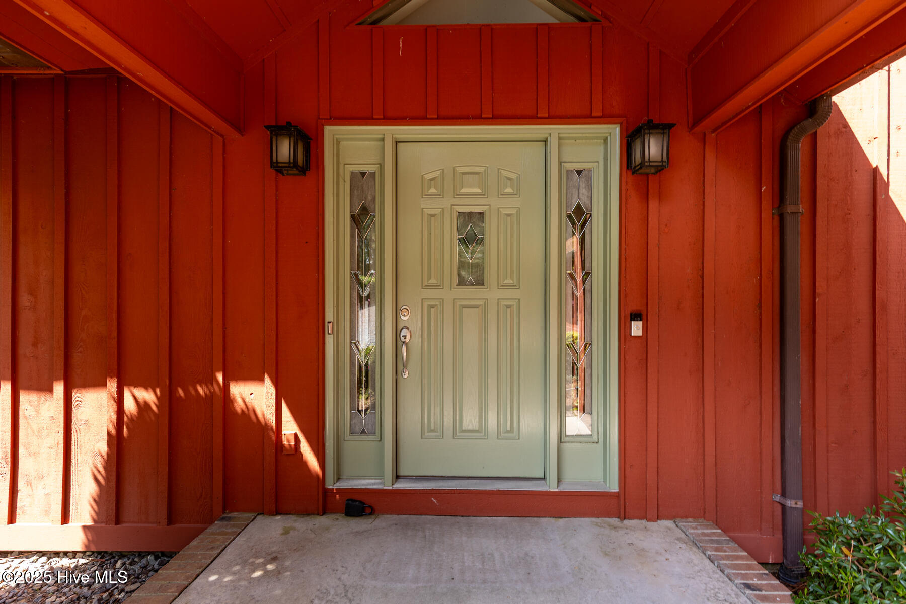 121 Lakeview Point