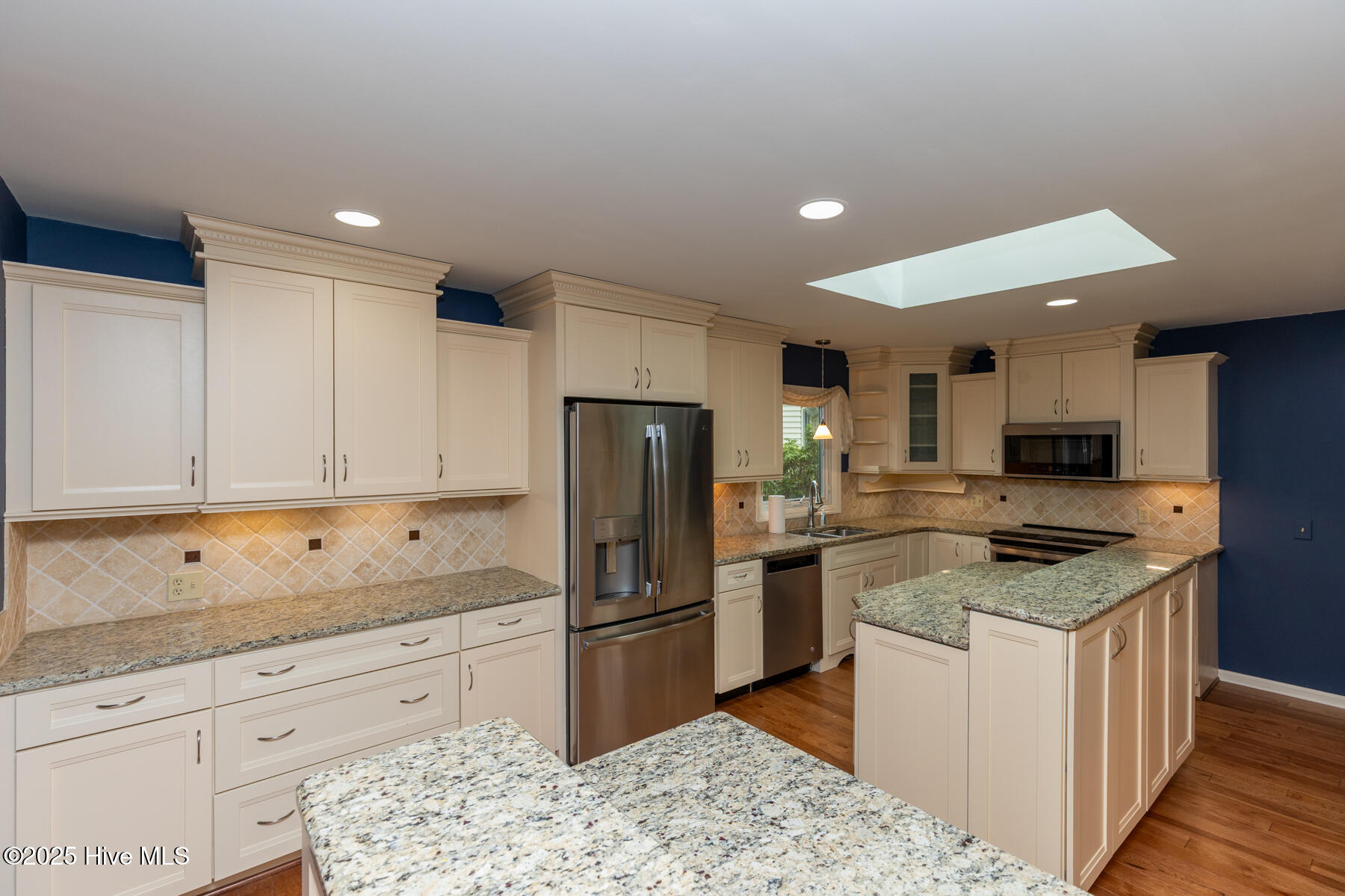 121 Lakeview Point