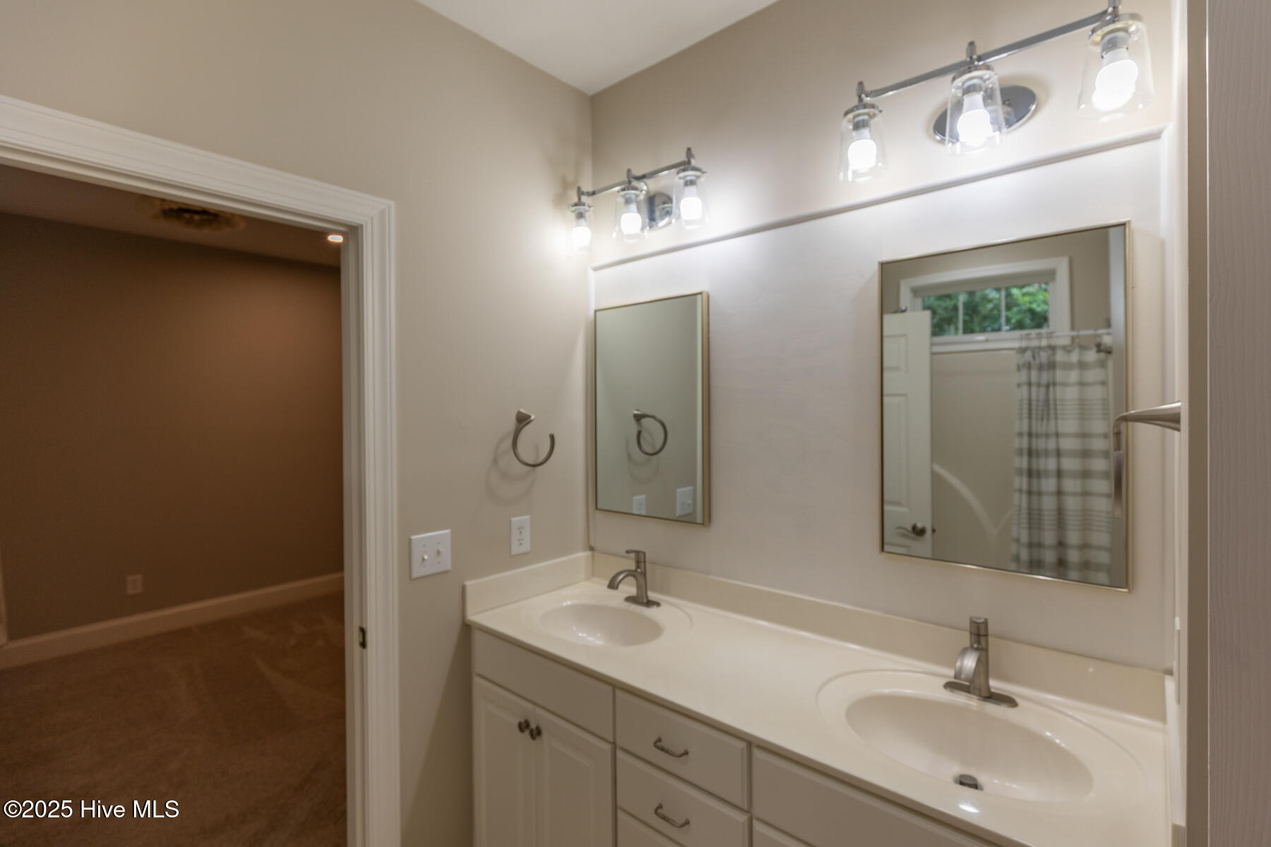 130 Tamarisk Lane