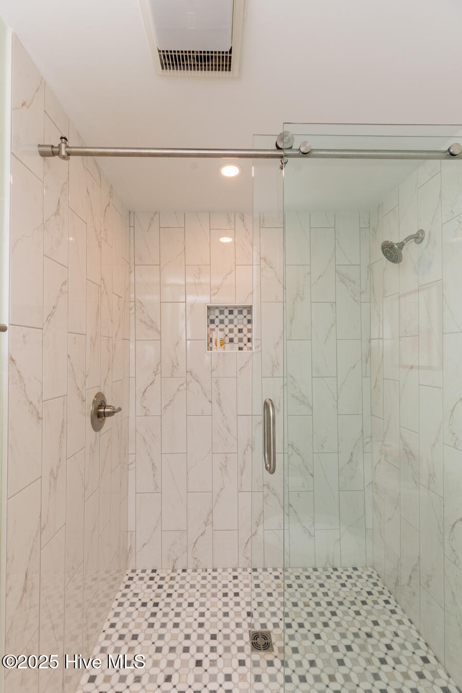 5 Pine Tree Road, 120