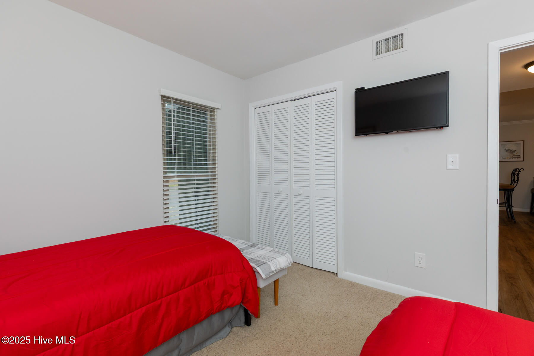 5 Pine Tree Road, 120