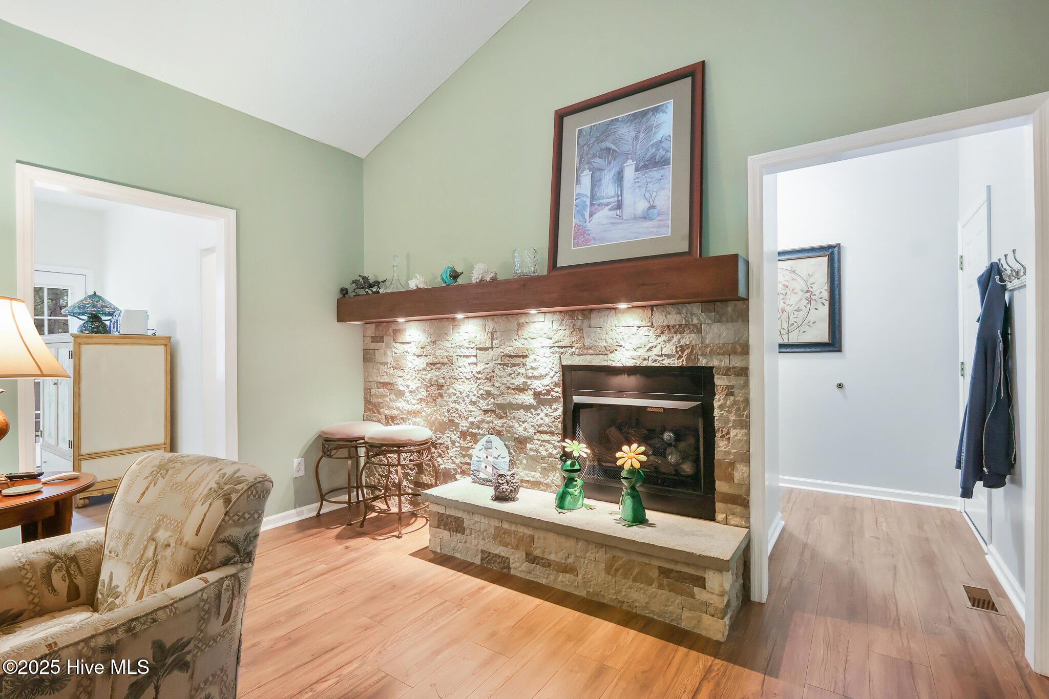 143 Cardinal Lane