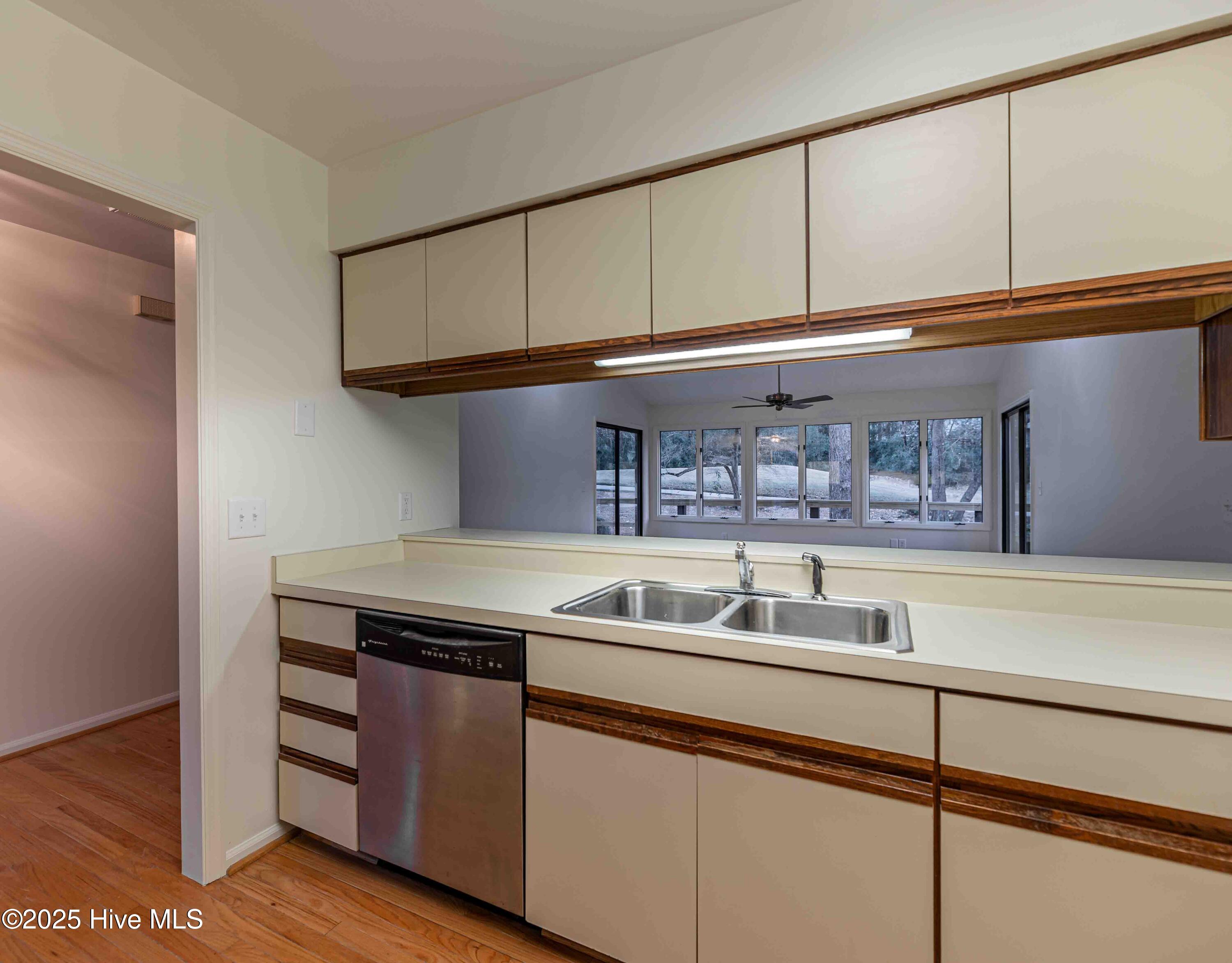 150 Glen Abbey Trail