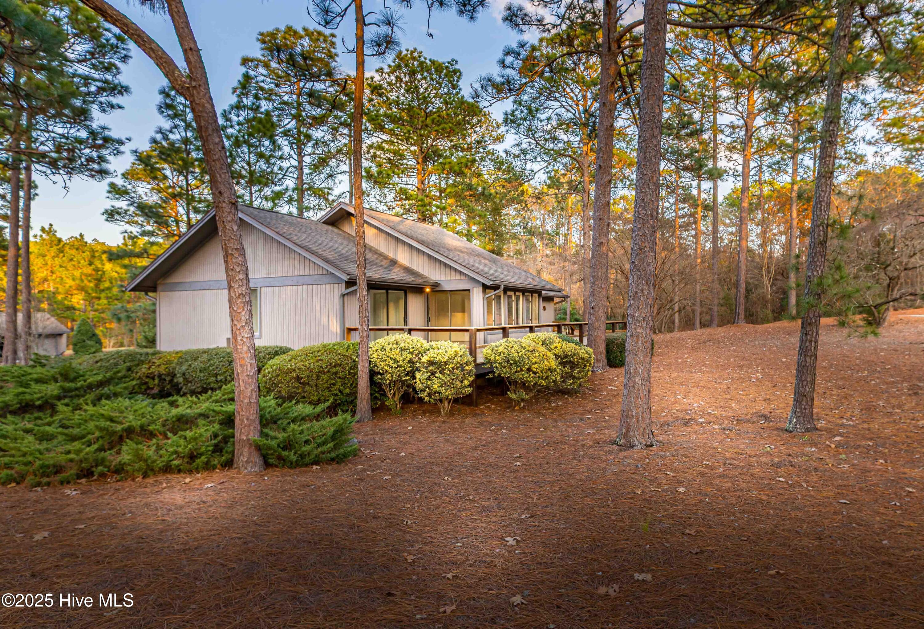 150 Glen Abbey Trail