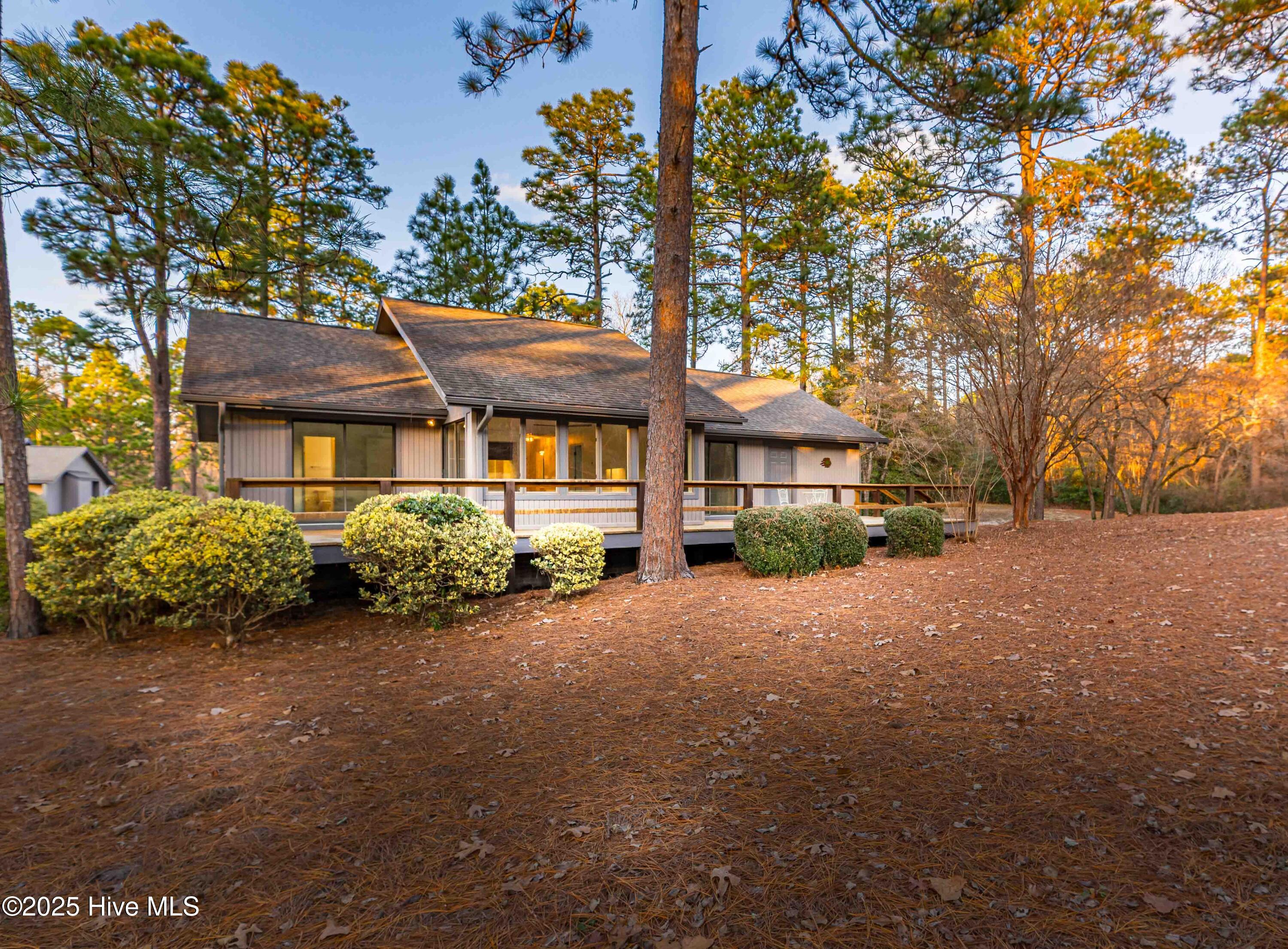 150 Glen Abbey Trail