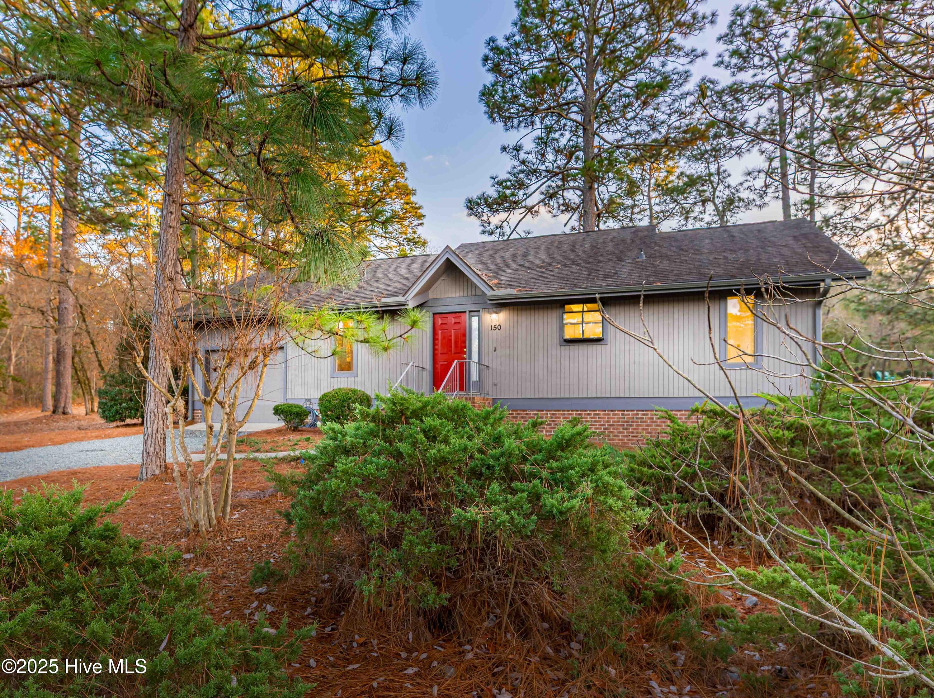 150 Glen Abbey Trail