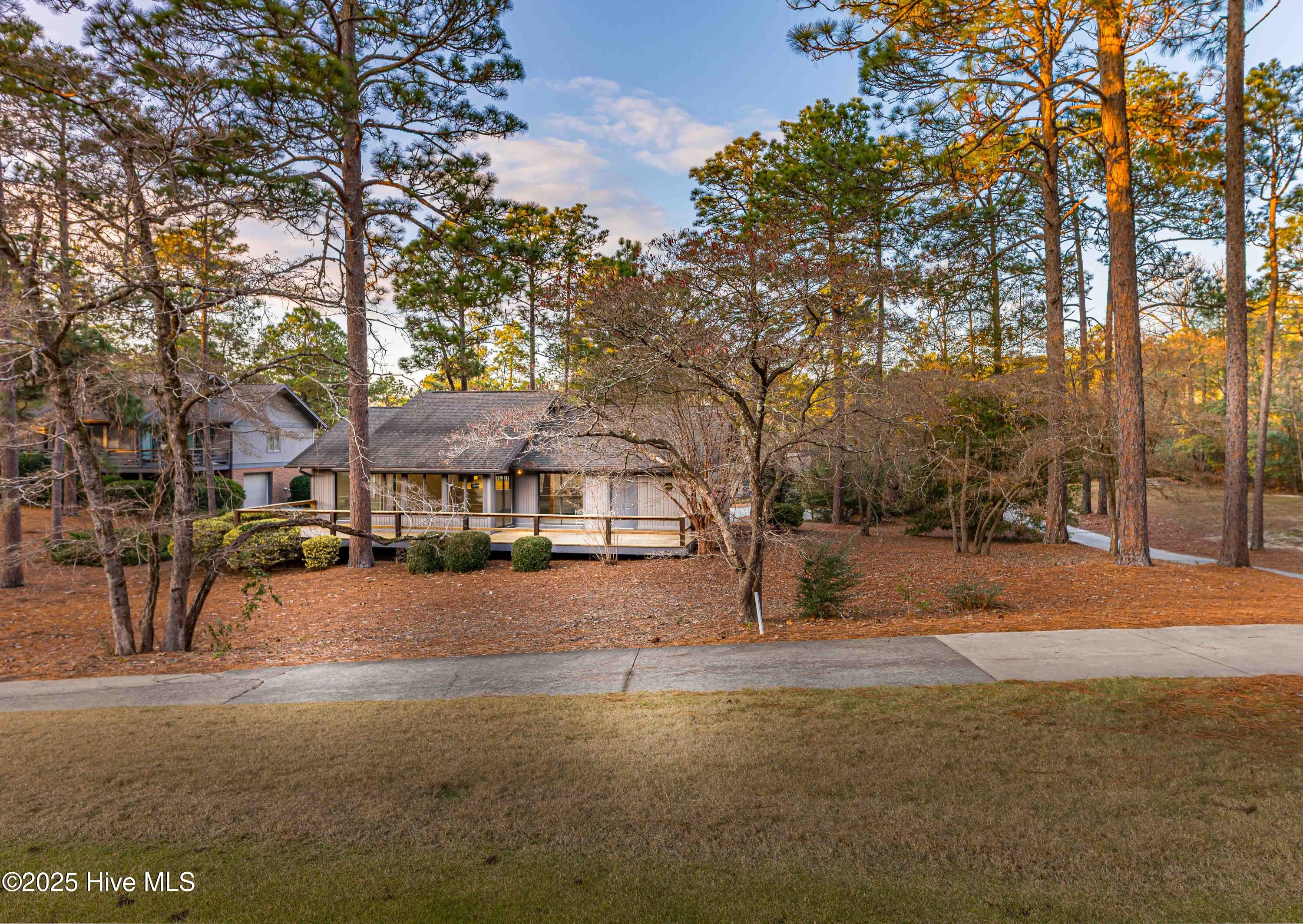 150 Glen Abbey Trail