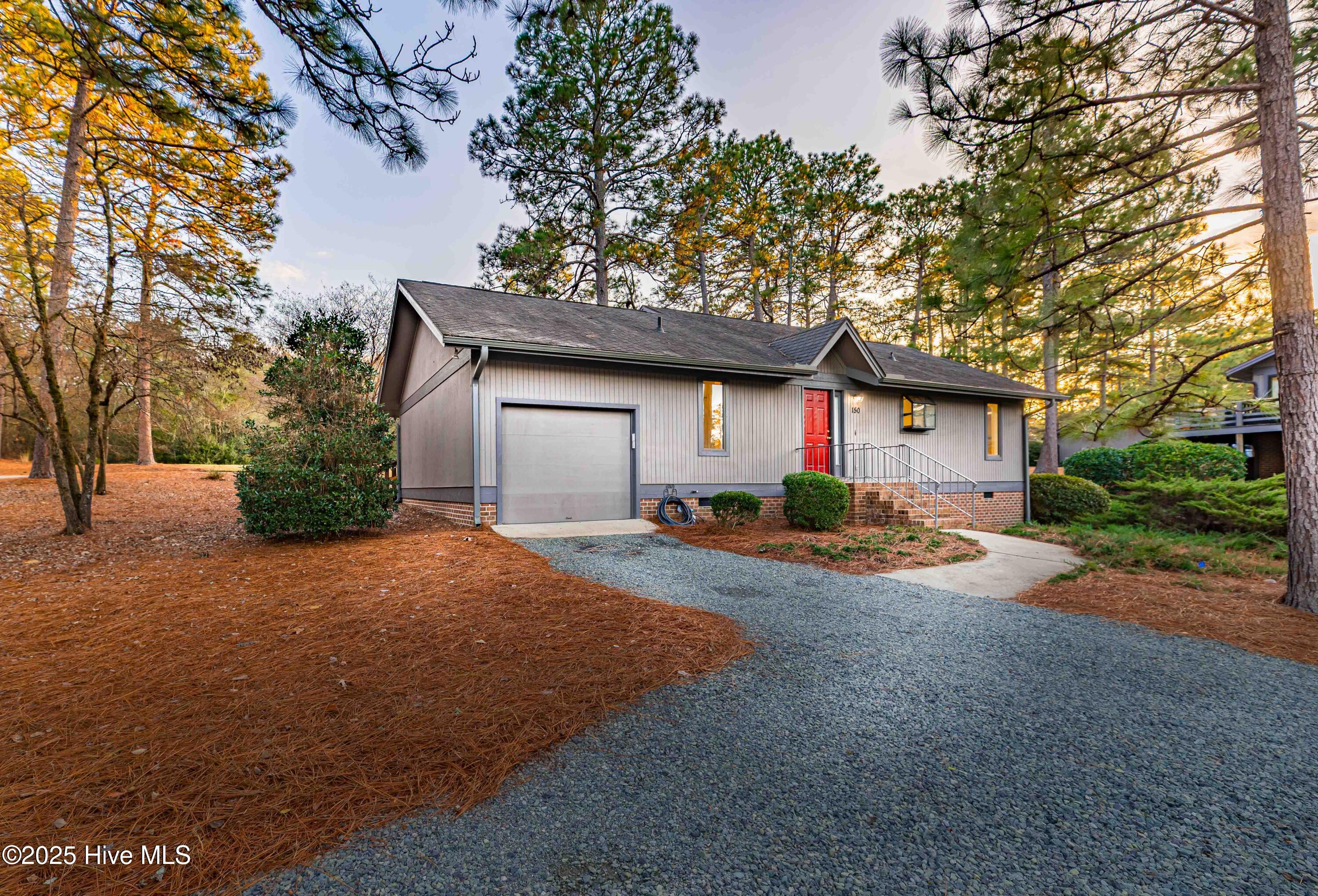 150 Glen Abbey Trail
