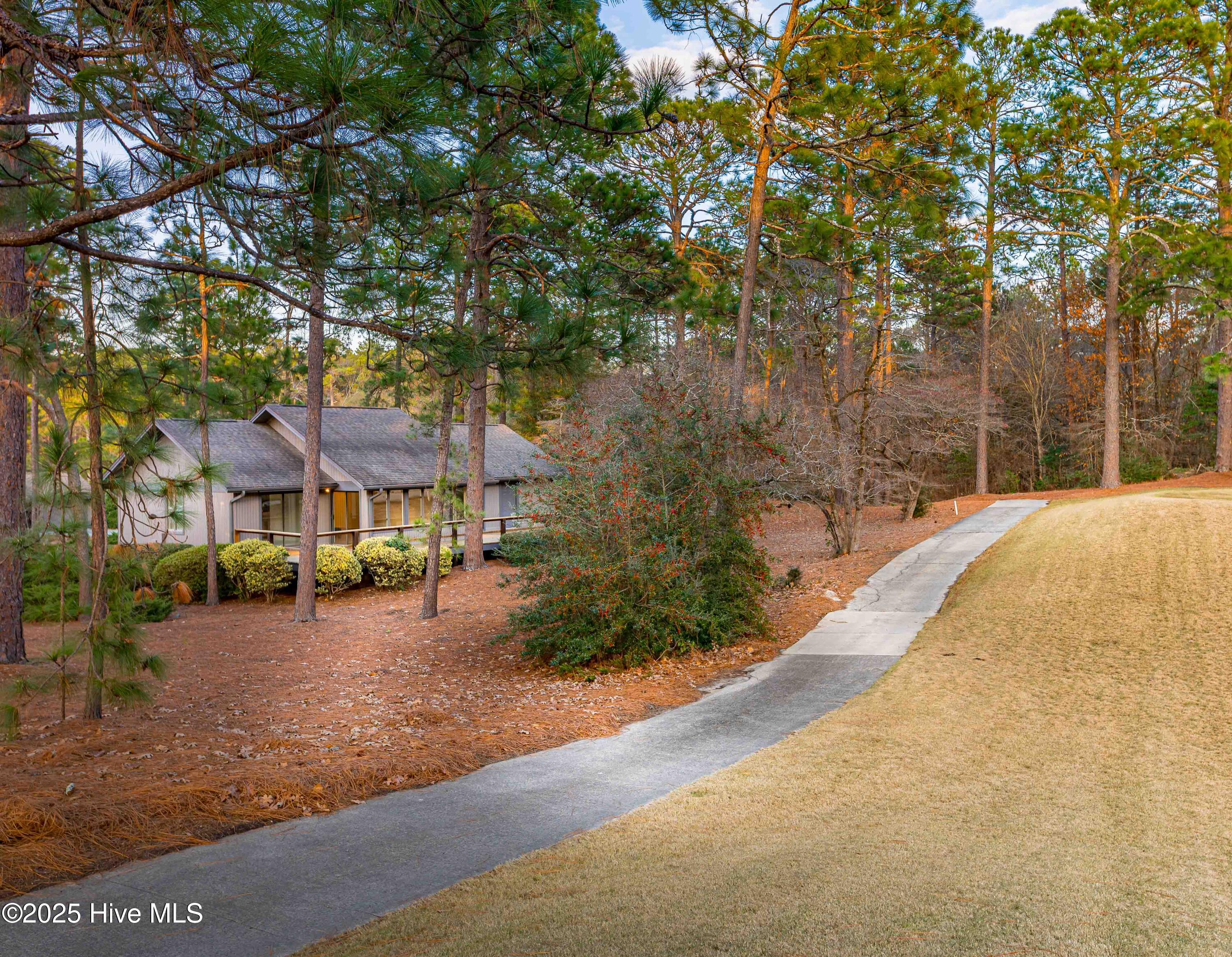 150 Glen Abbey Trail