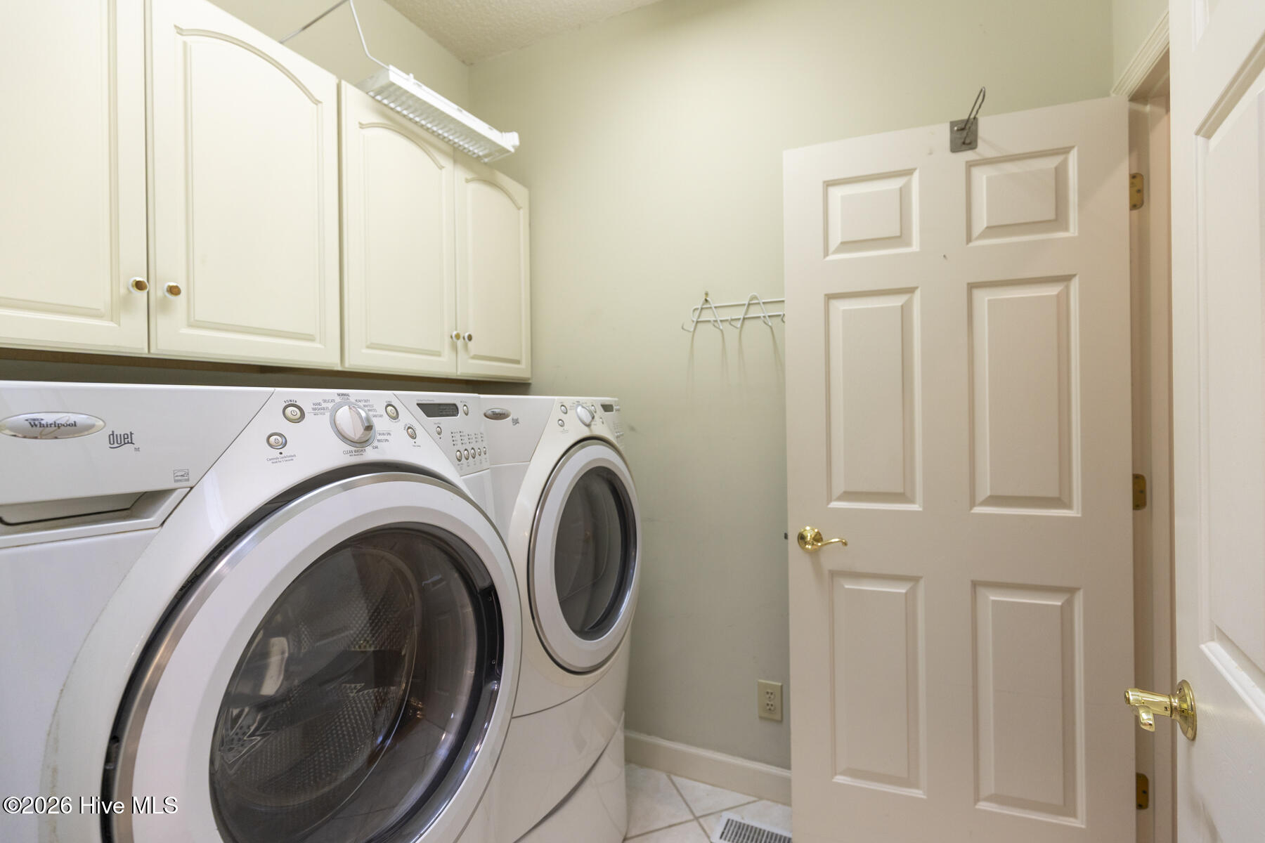 253 Devonshire Avenue W