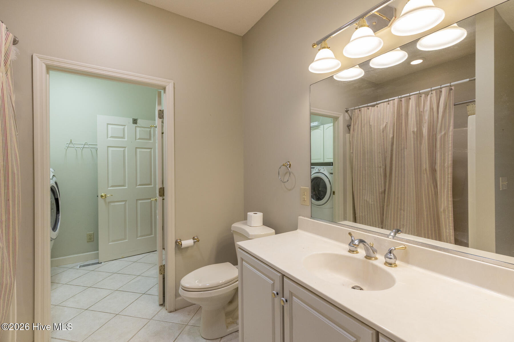 253 Devonshire Avenue W