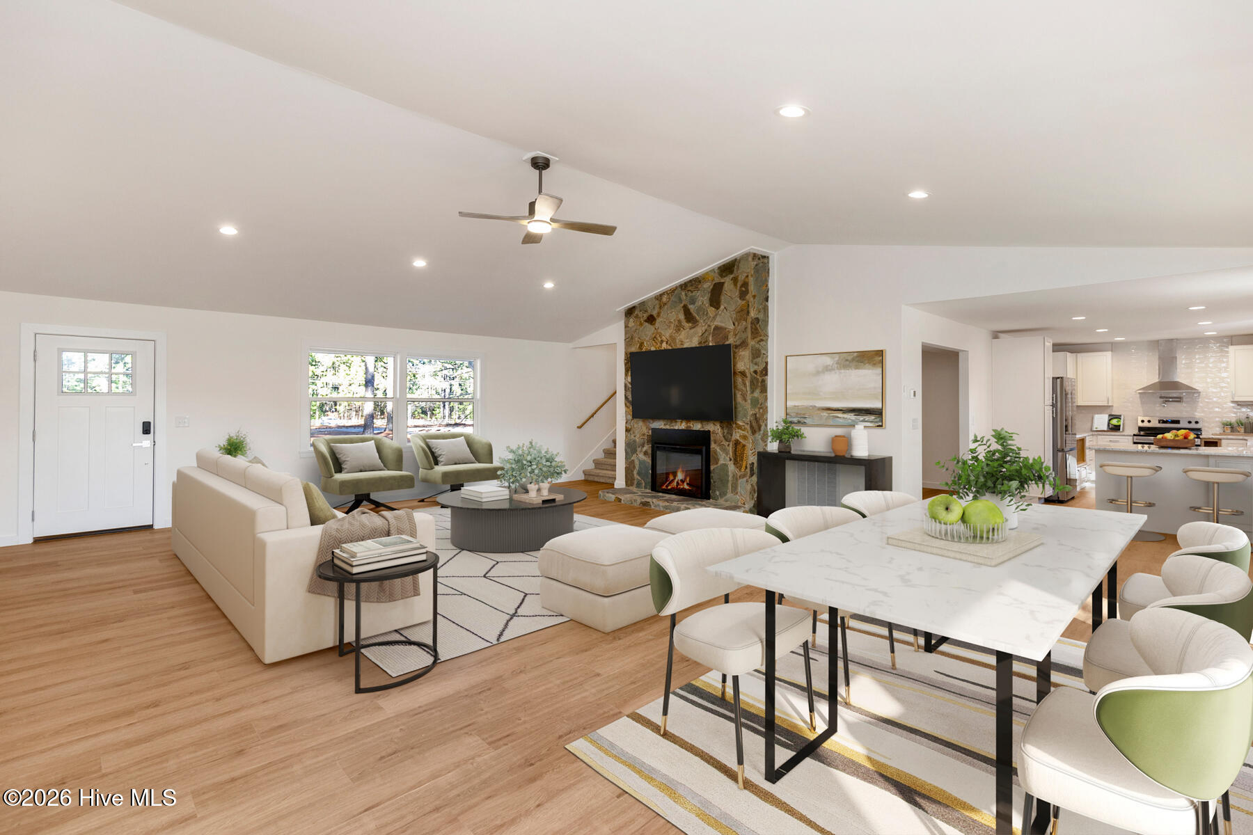 118 E Devonshire Avenue