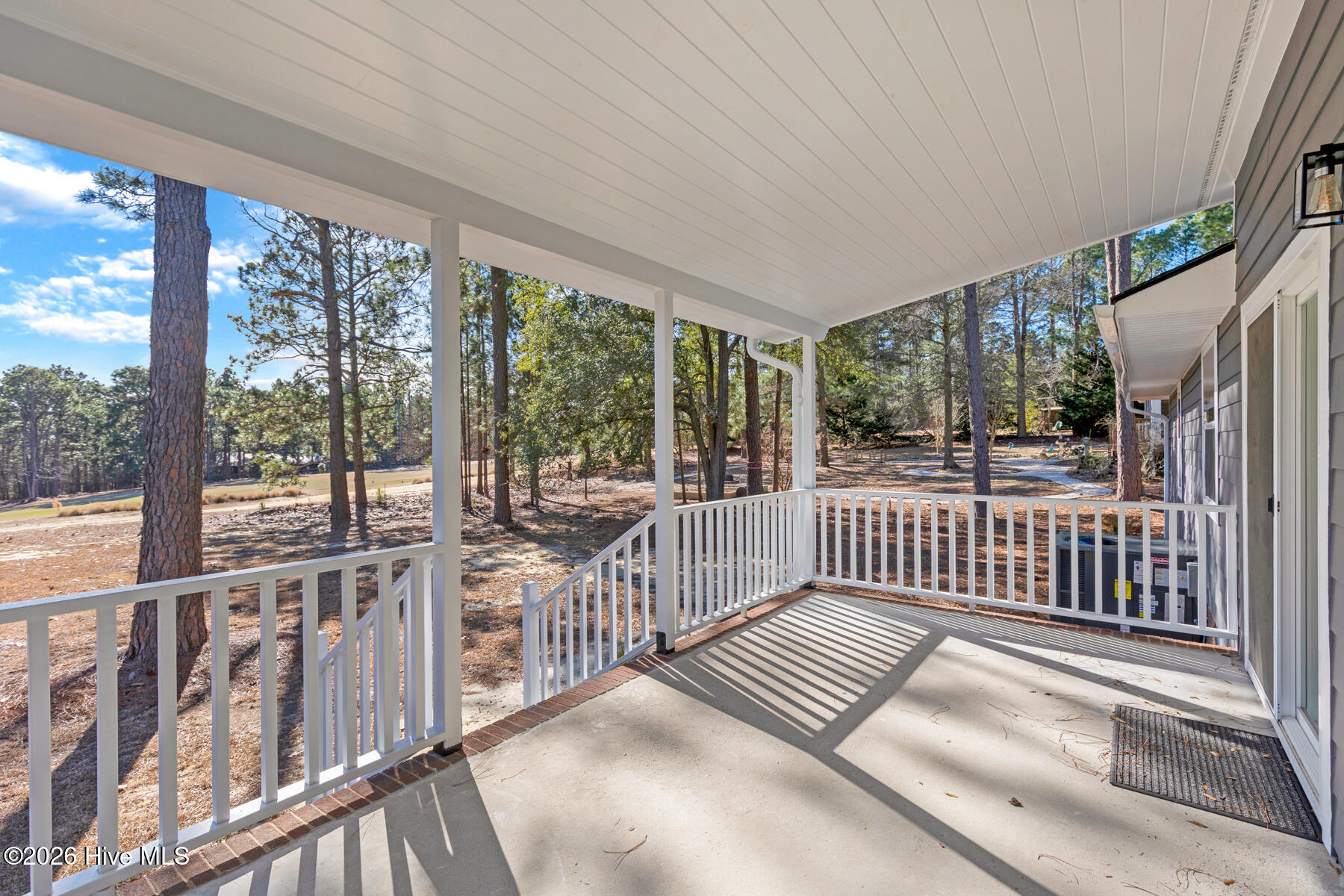 118 E Devonshire Avenue