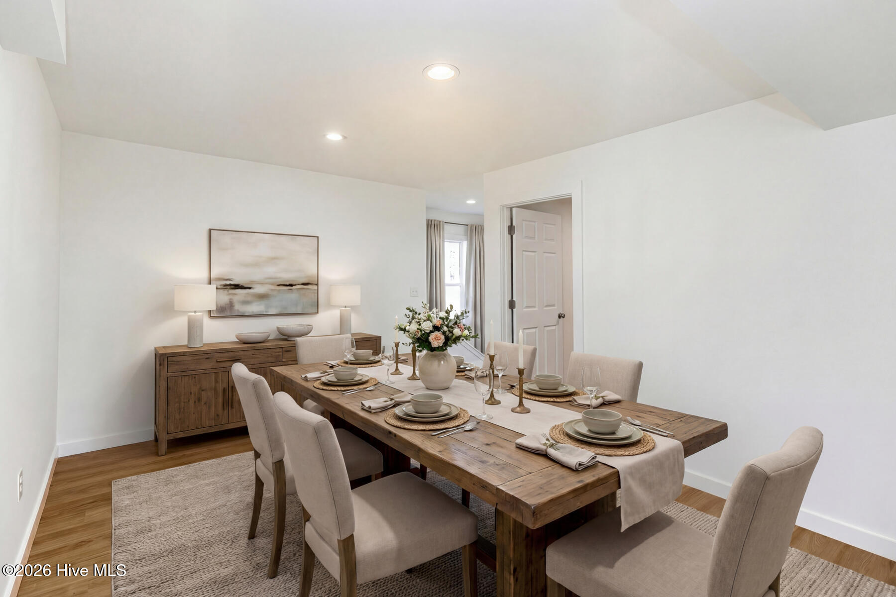 118 E Devonshire Avenue