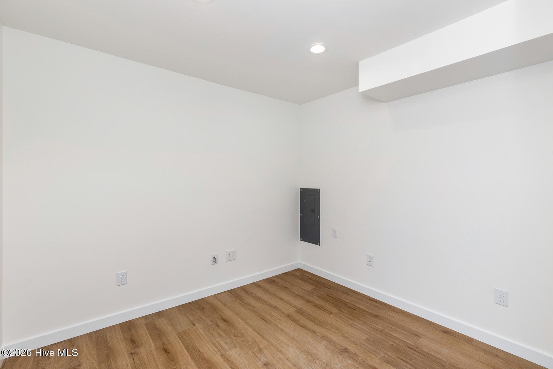 118 E Devonshire Avenue